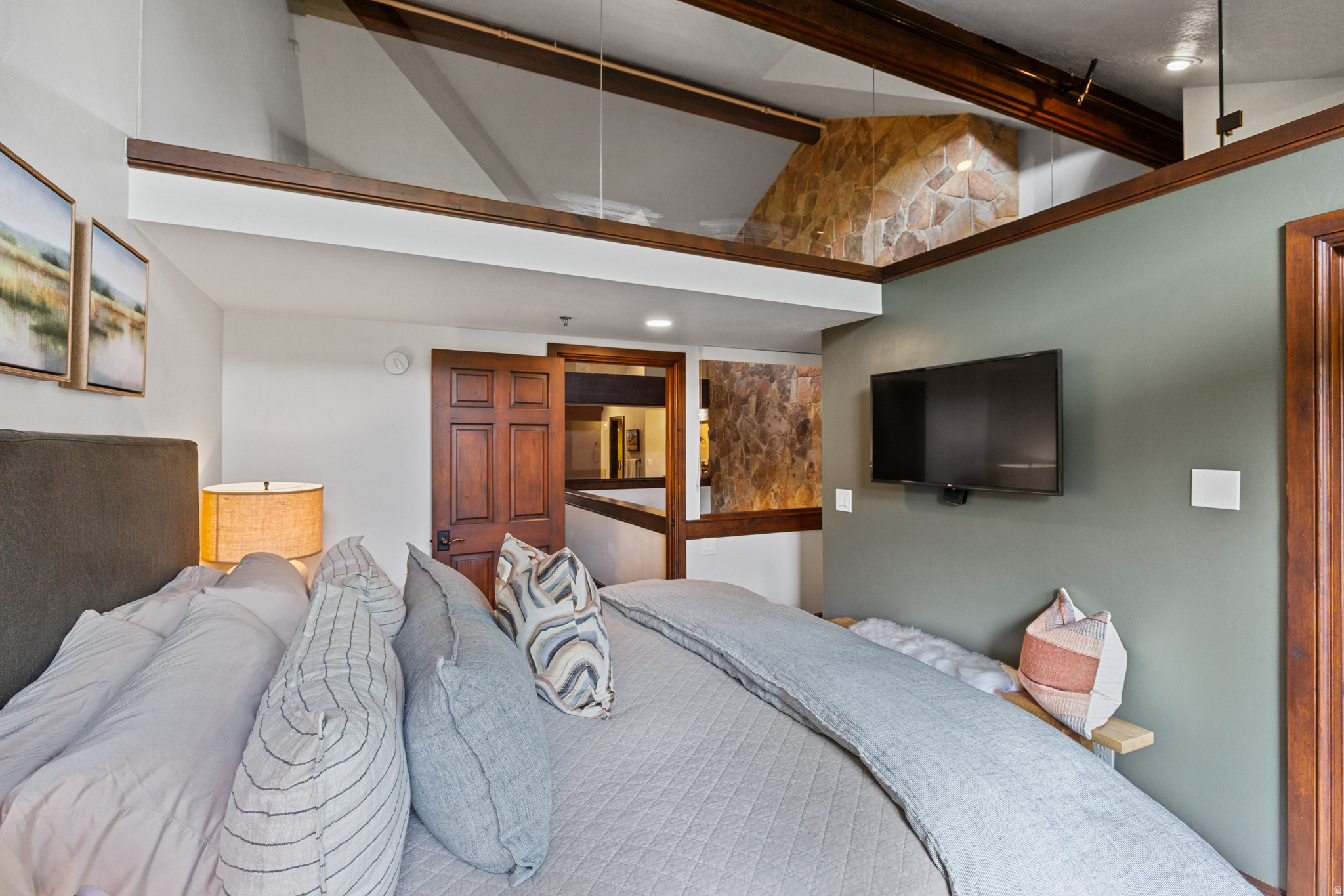 FAWNGROVE CONDOMINIUM - Residential Lease