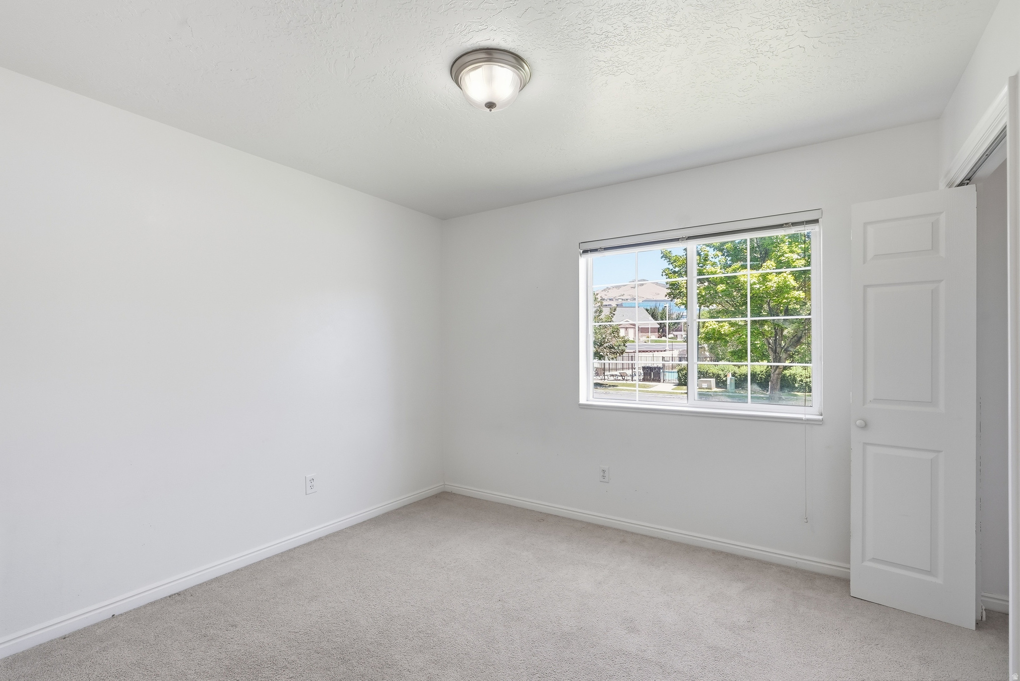 WESTBURY - Residential