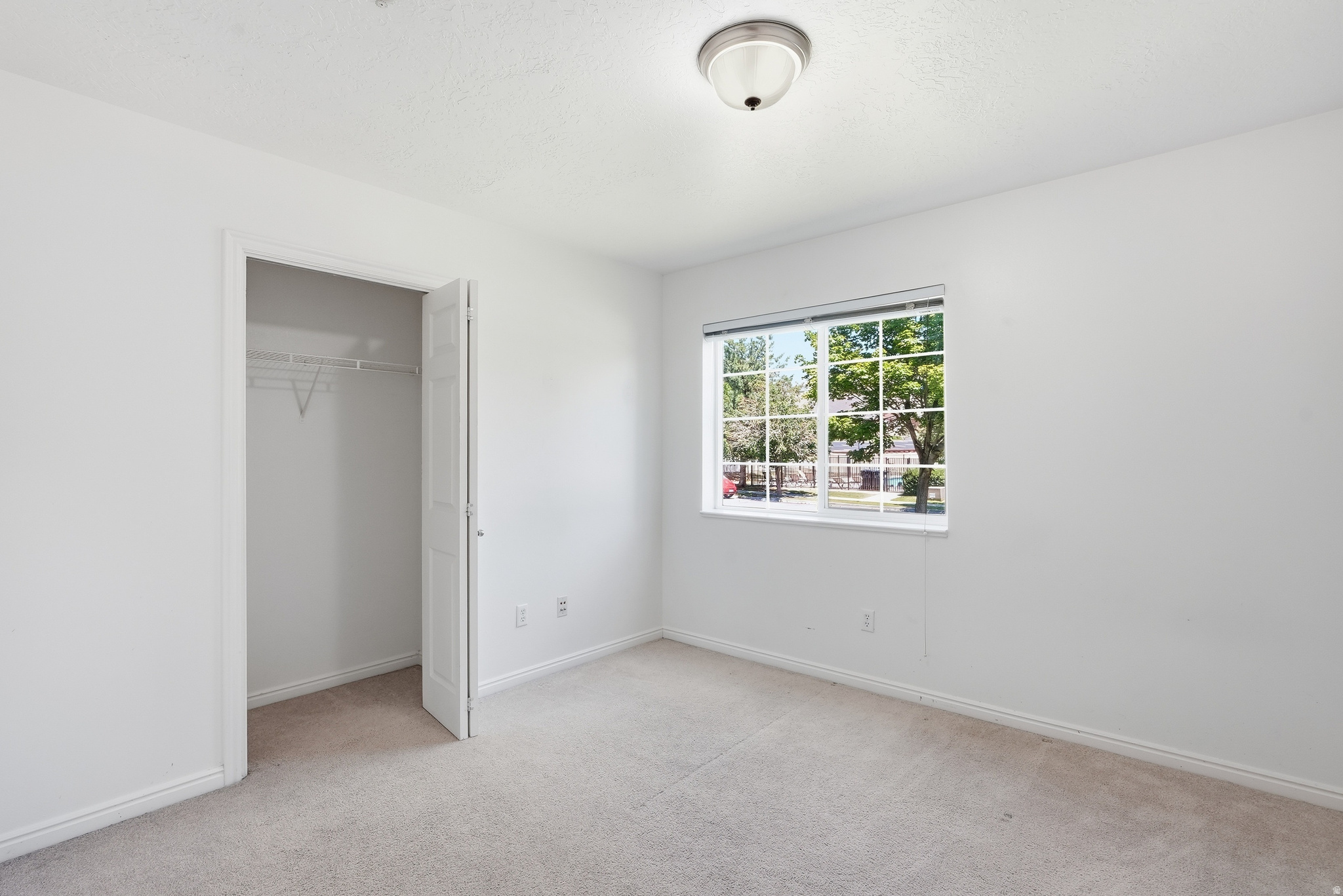 WESTBURY - Residential