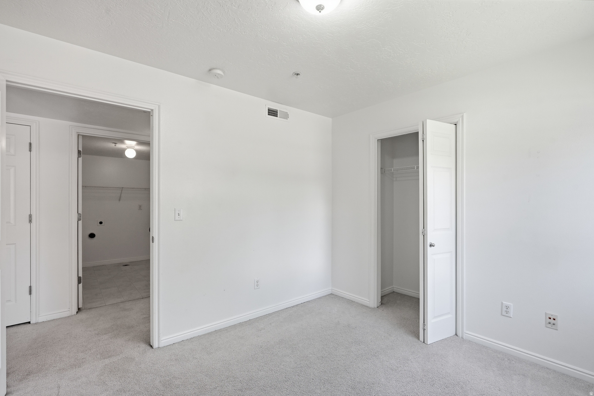 WESTBURY - Residential