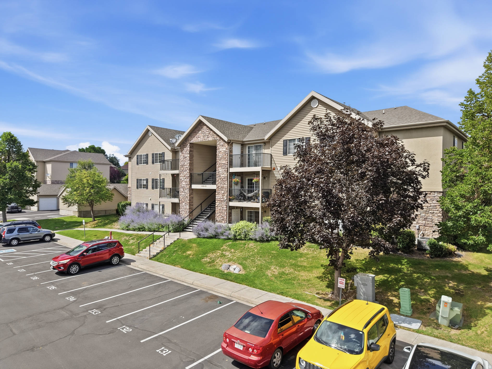 WESTBURY - Residential