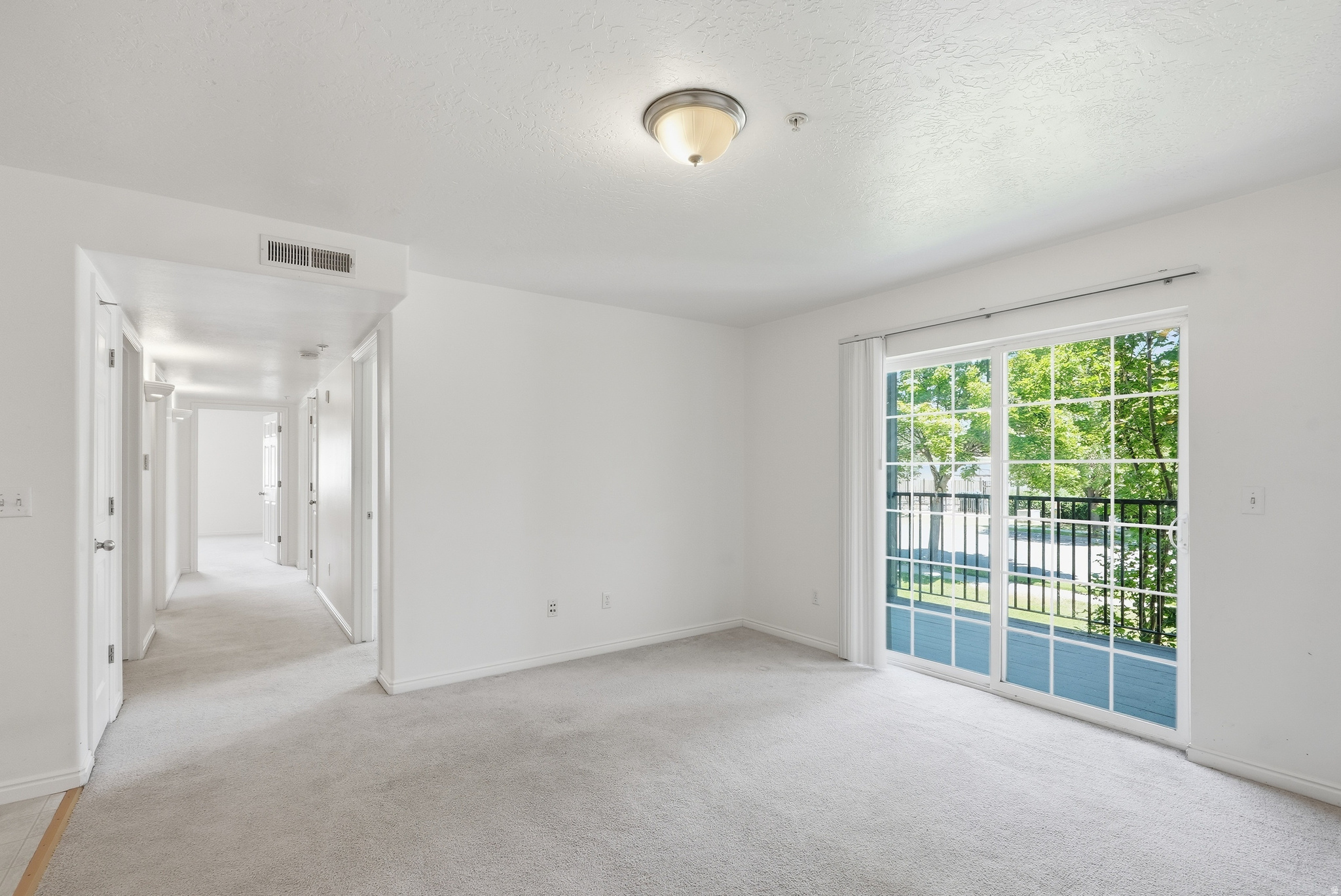 WESTBURY - Residential