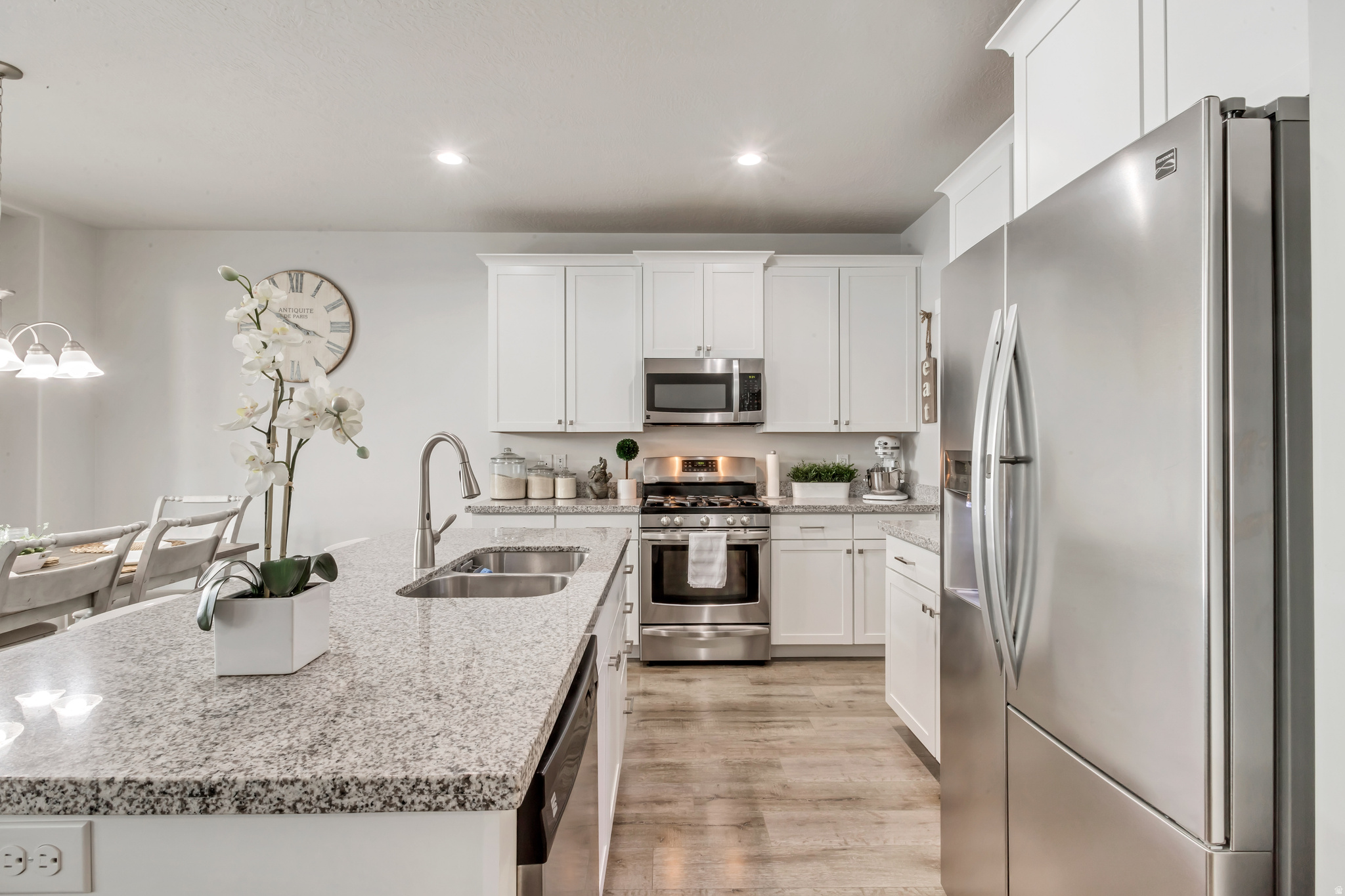 CREEKSIDE - Residential Lease
