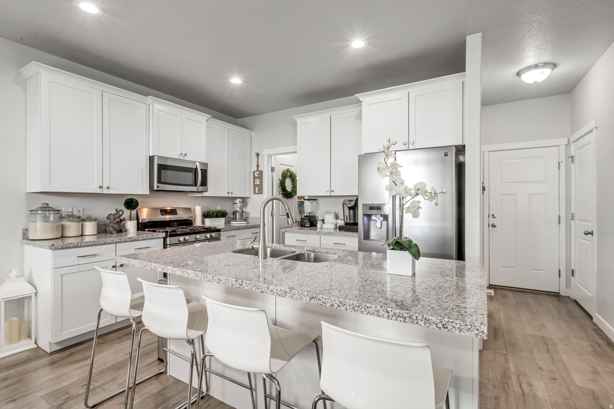CREEKSIDE - Residential Lease