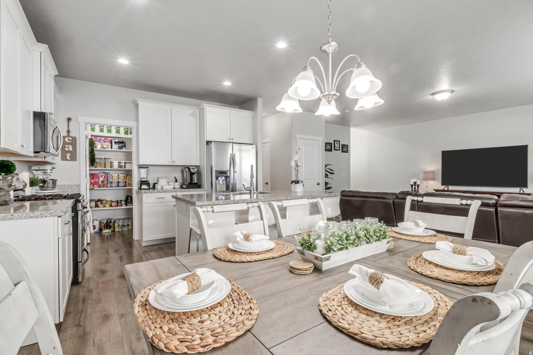 CREEKSIDE - Residential Lease
