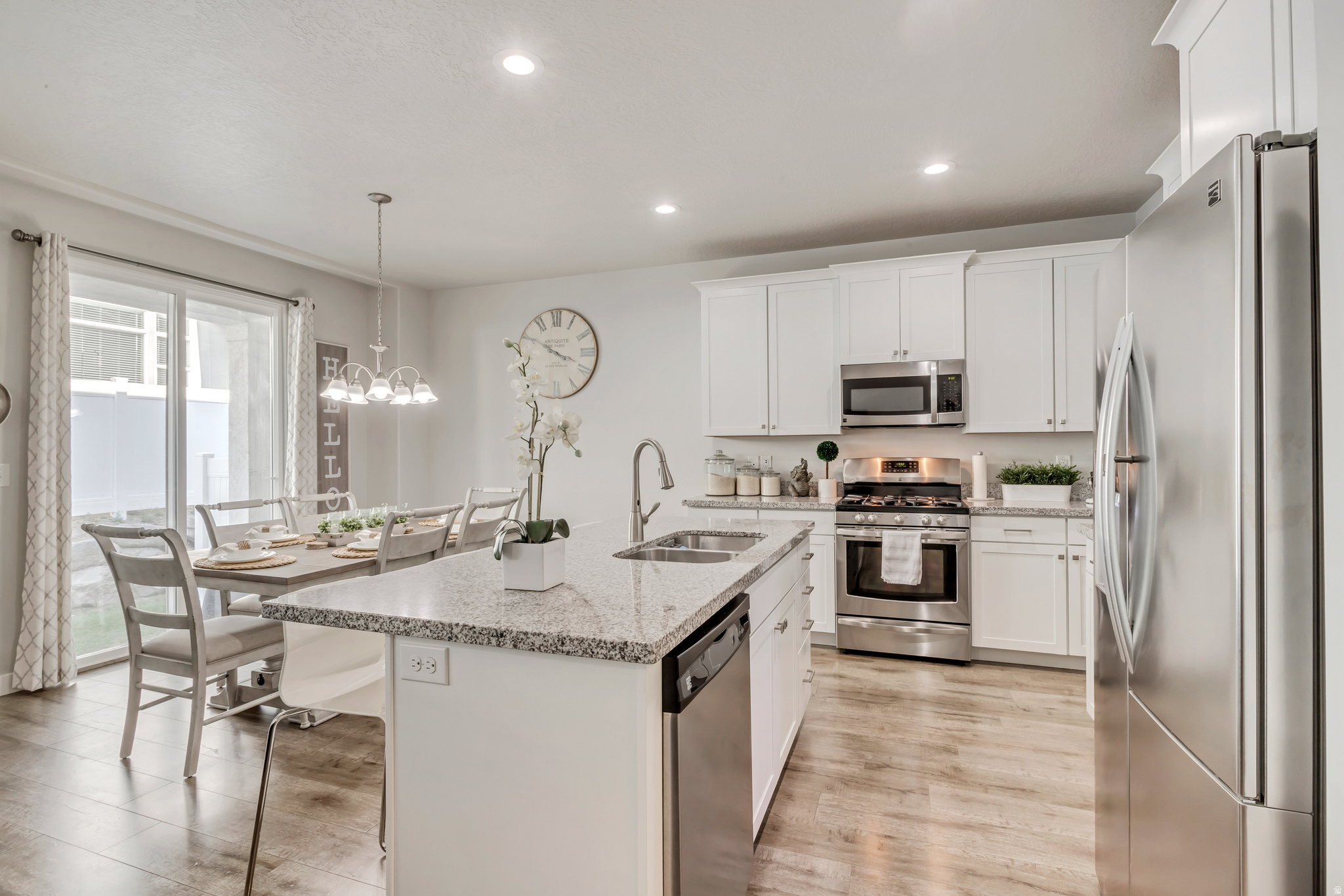 CREEKSIDE - Residential Lease