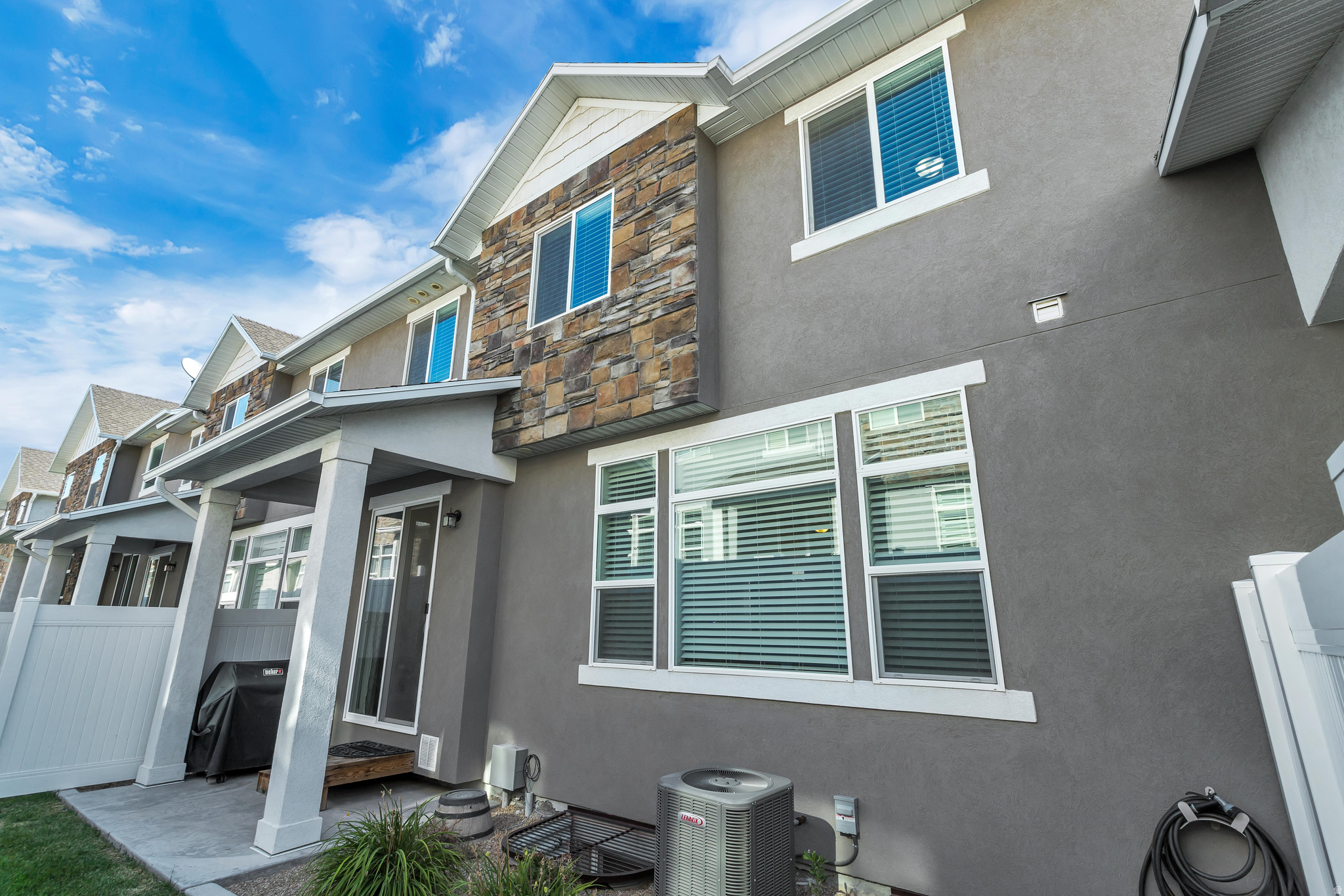 CREEKSIDE - Residential Lease