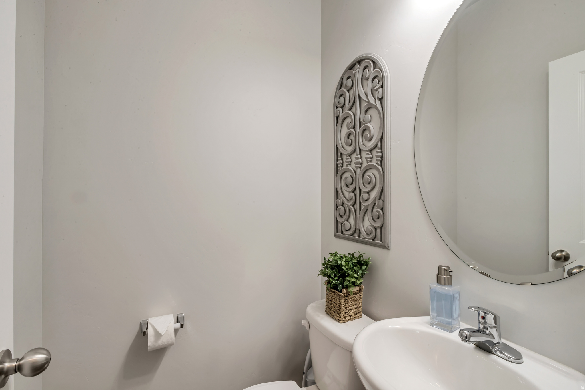 CREEKSIDE - Residential Lease
