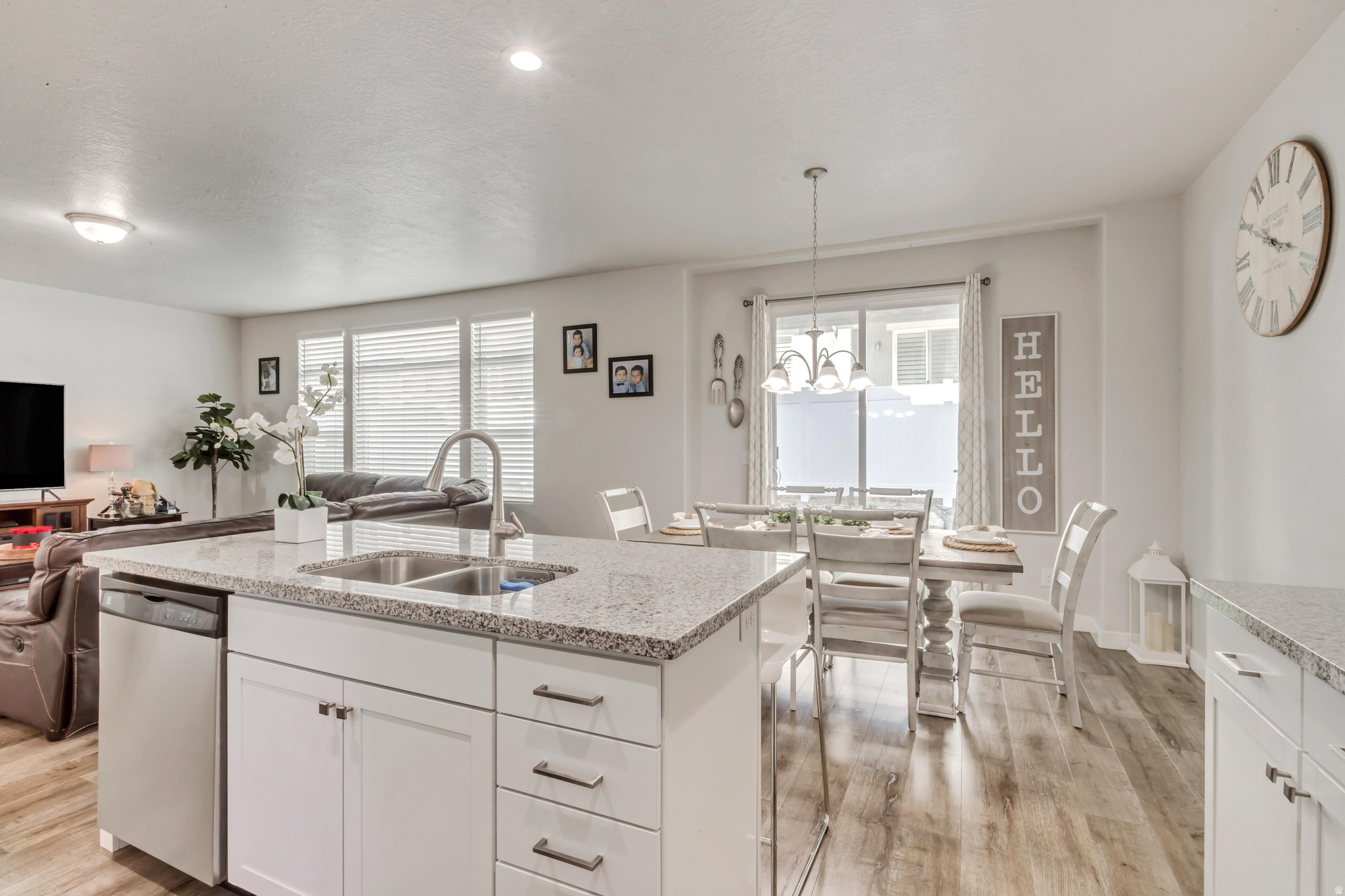 CREEKSIDE - Residential Lease
