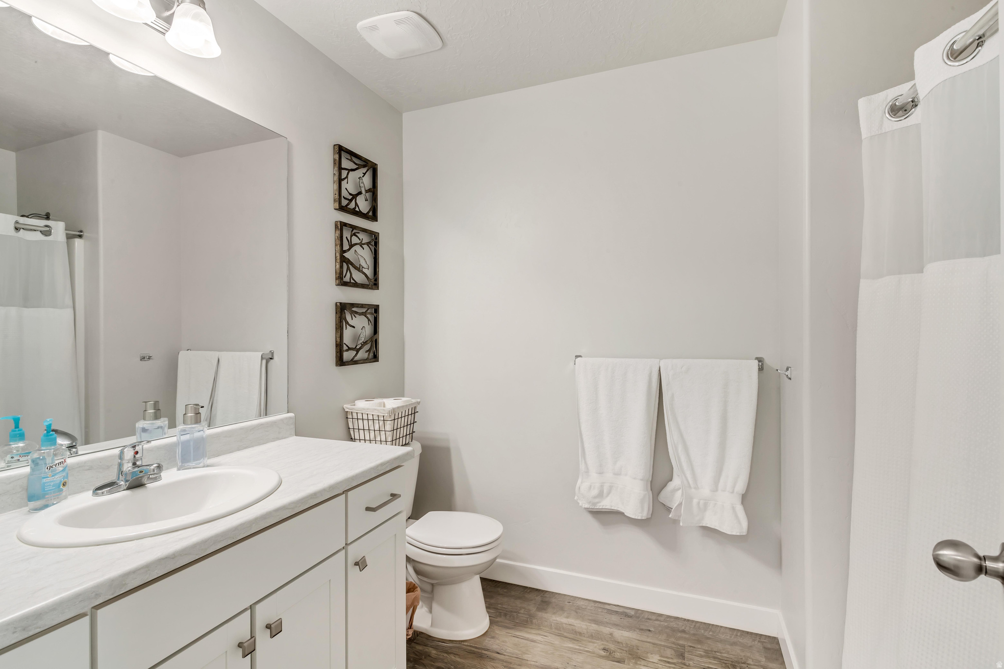CREEKSIDE - Residential Lease