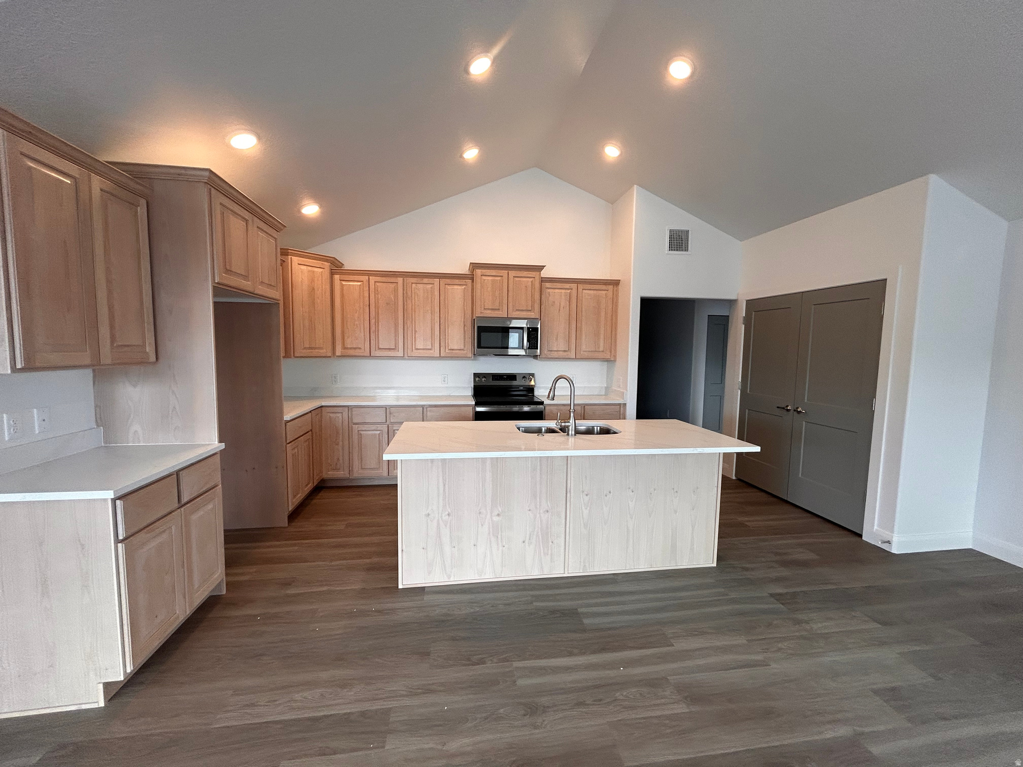 HEARTHSTONE VILLAS - Residential