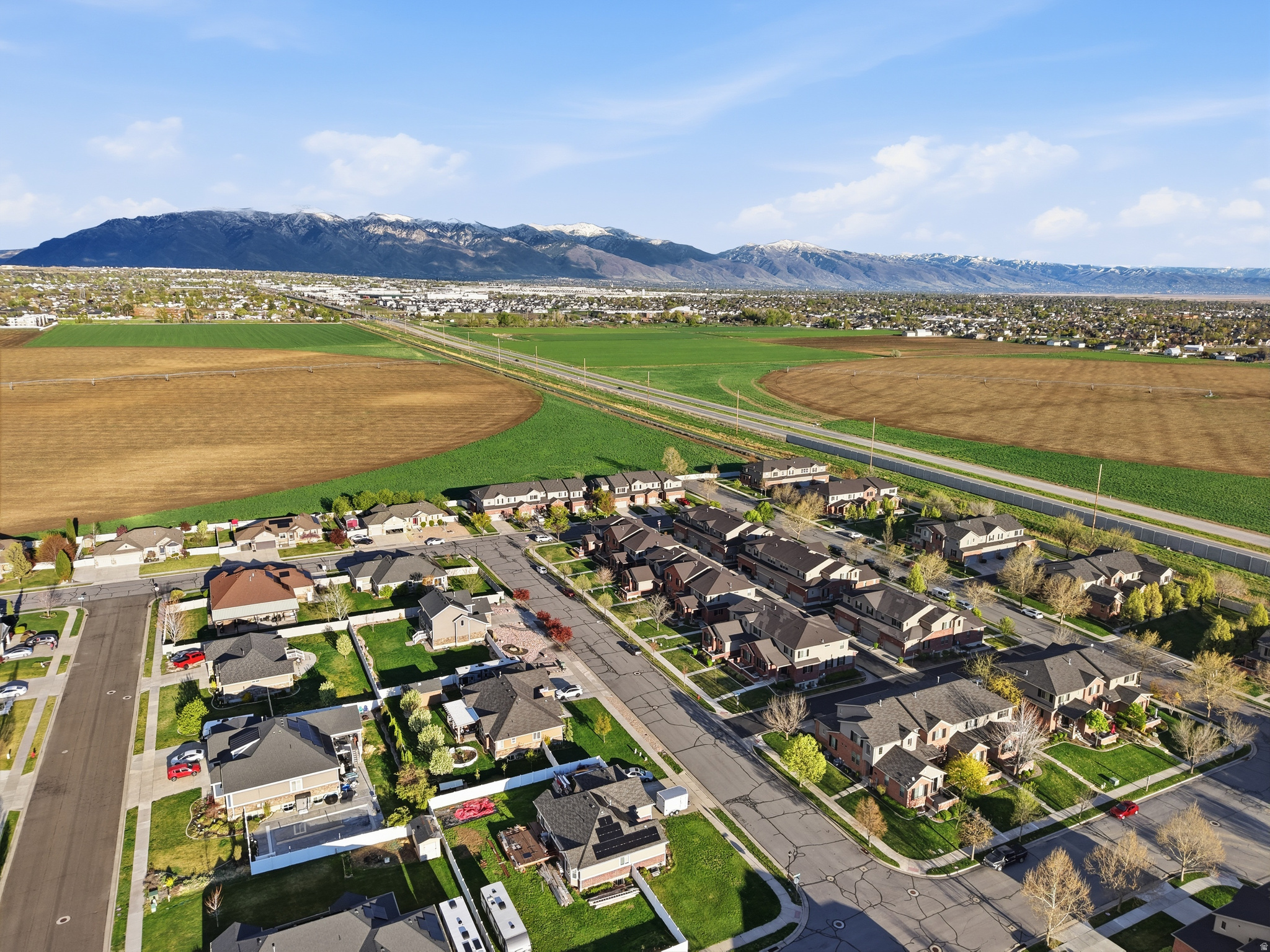 YALECREST TOWNS 148 - Residential