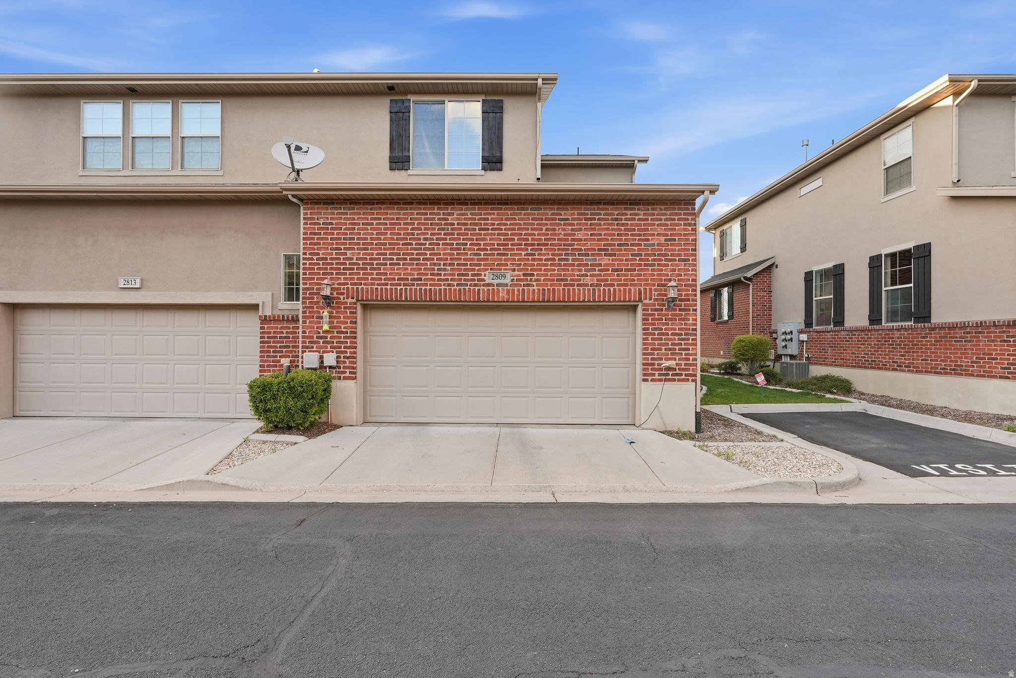 YALECREST TOWNS 148 - Residential
