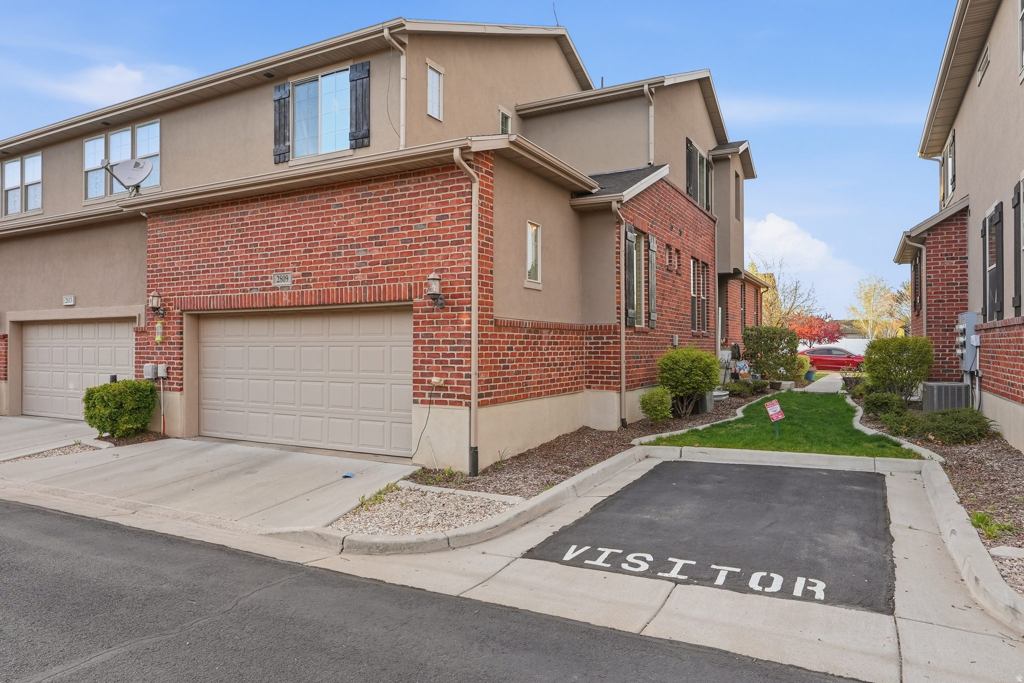 YALECREST TOWNS 148 - Residential