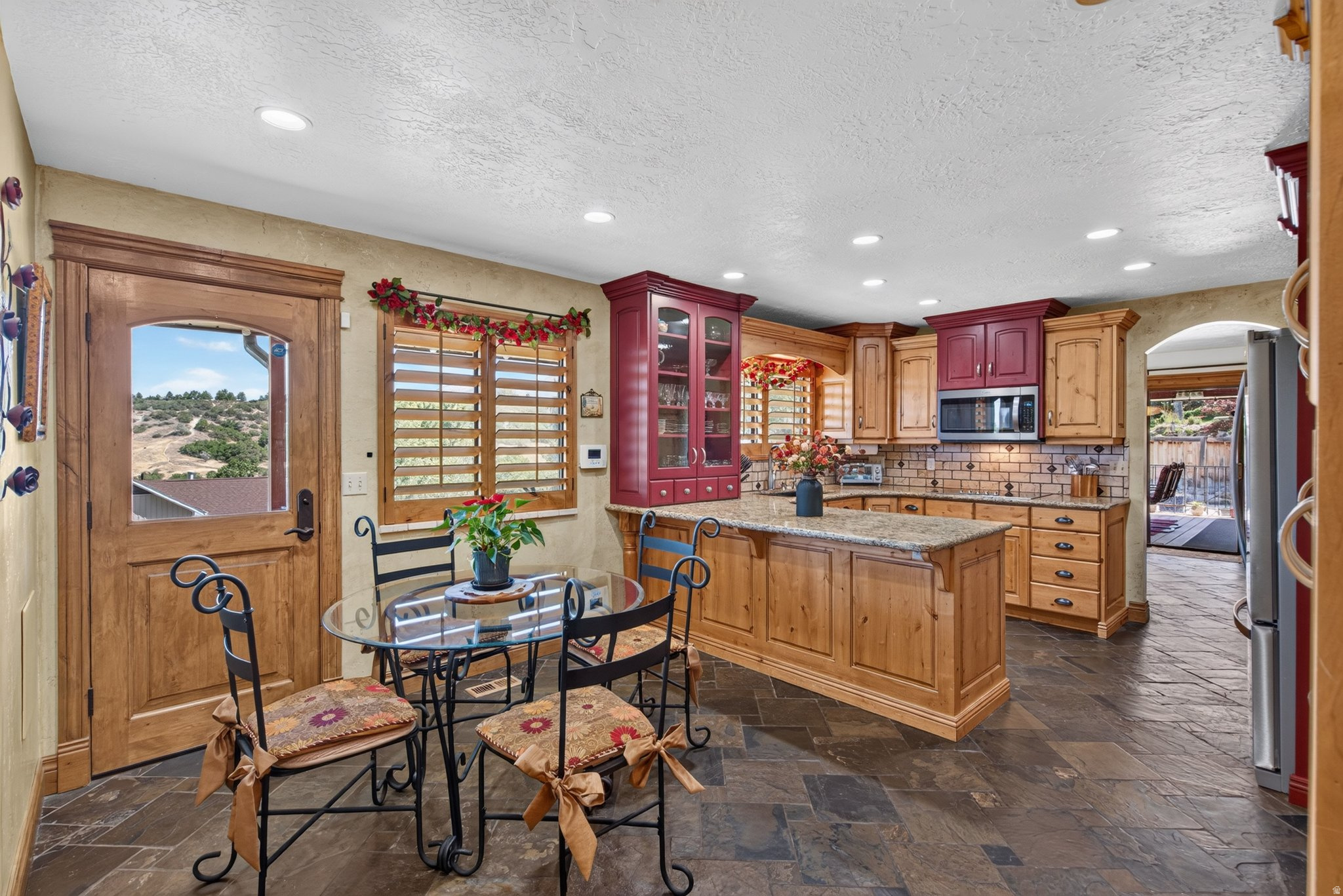 DIMPLE DELL RANCHETTES - Residential