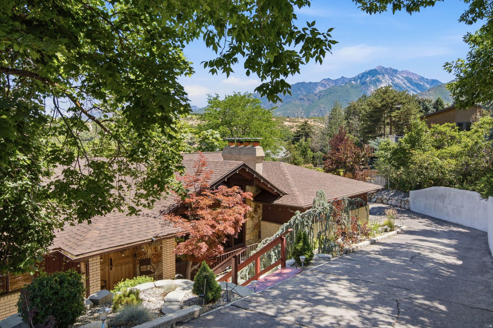 DIMPLE DELL RANCHETTES - Residential