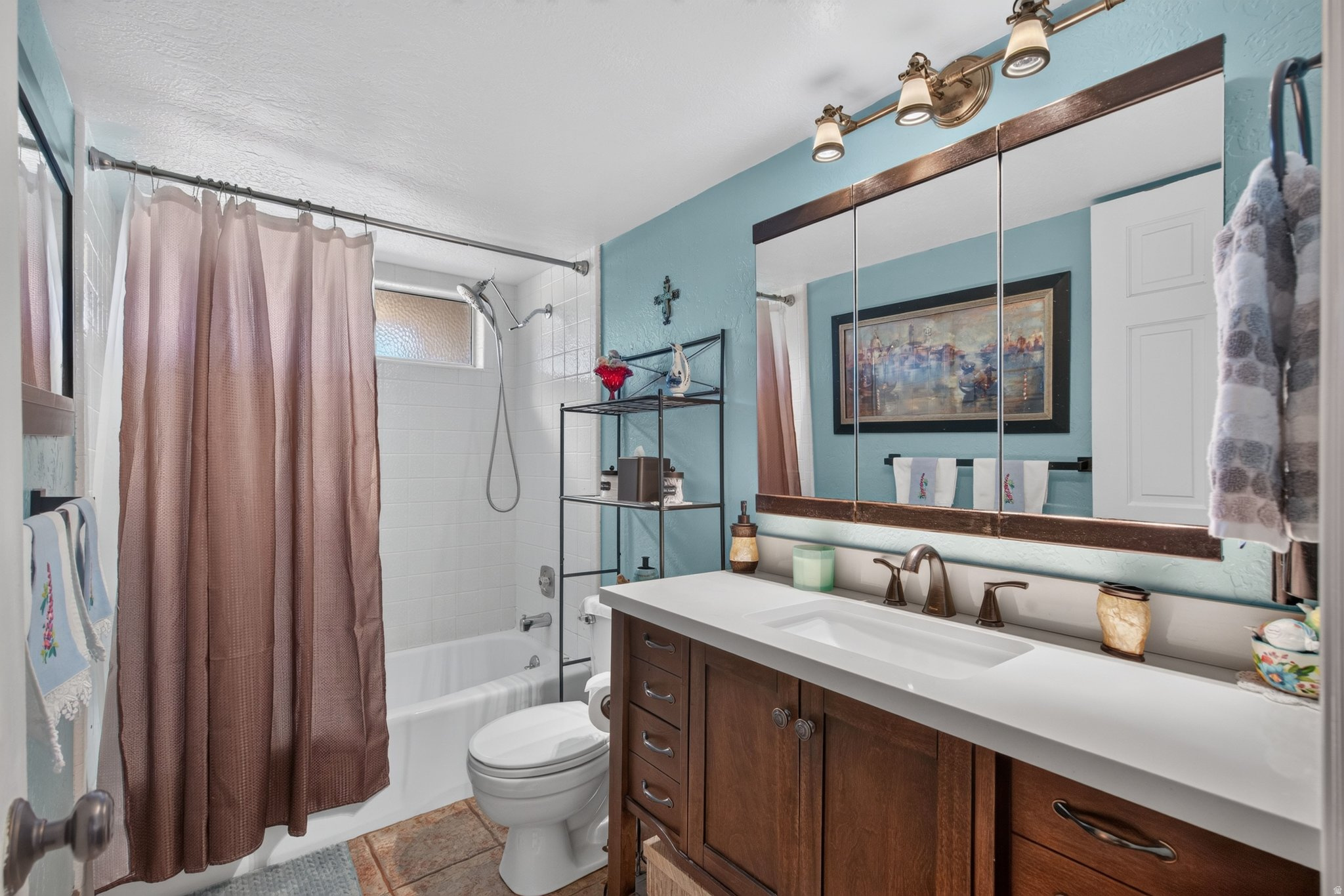 DIMPLE DELL RANCHETTES - Residential