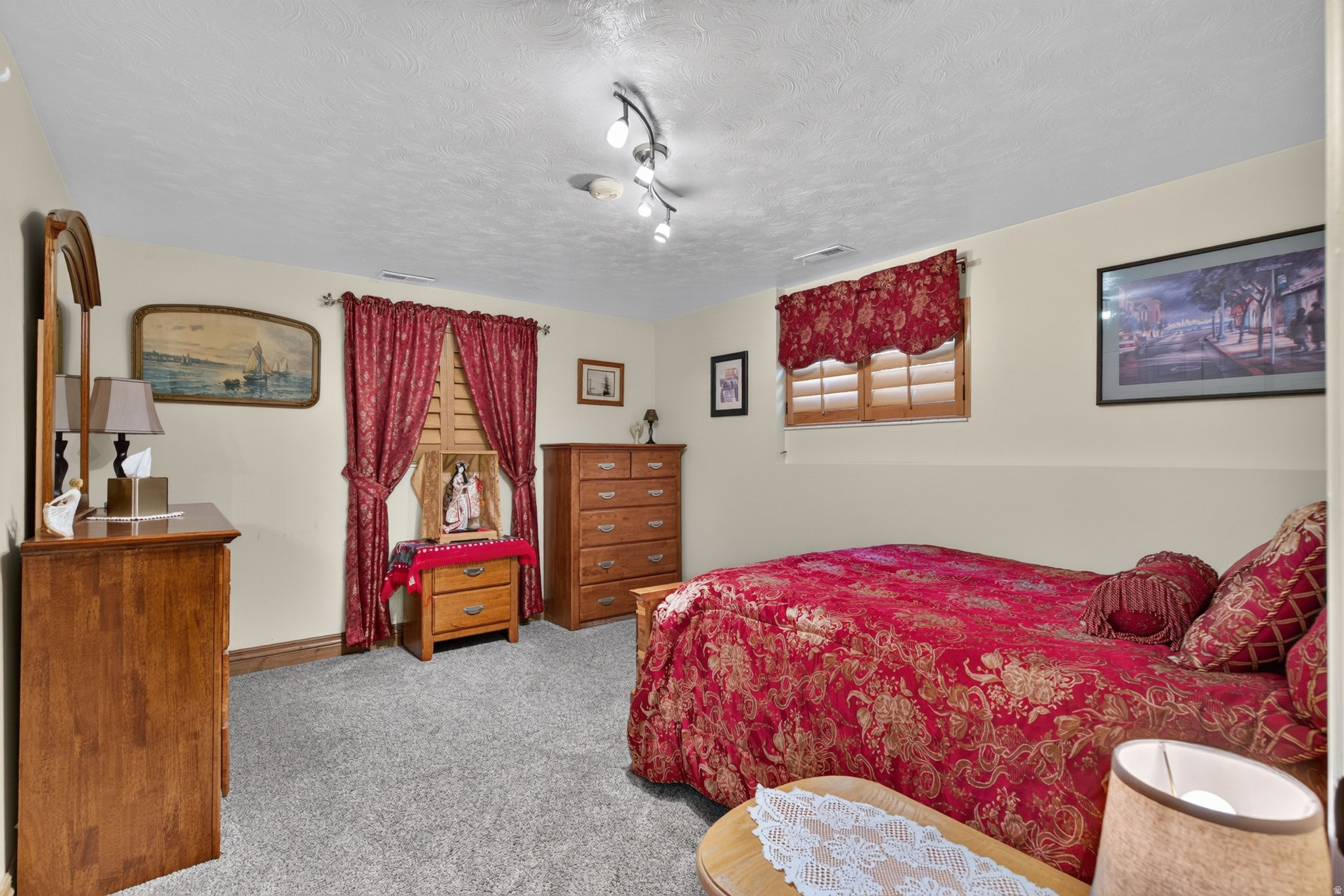 DIMPLE DELL RANCHETTES - Residential