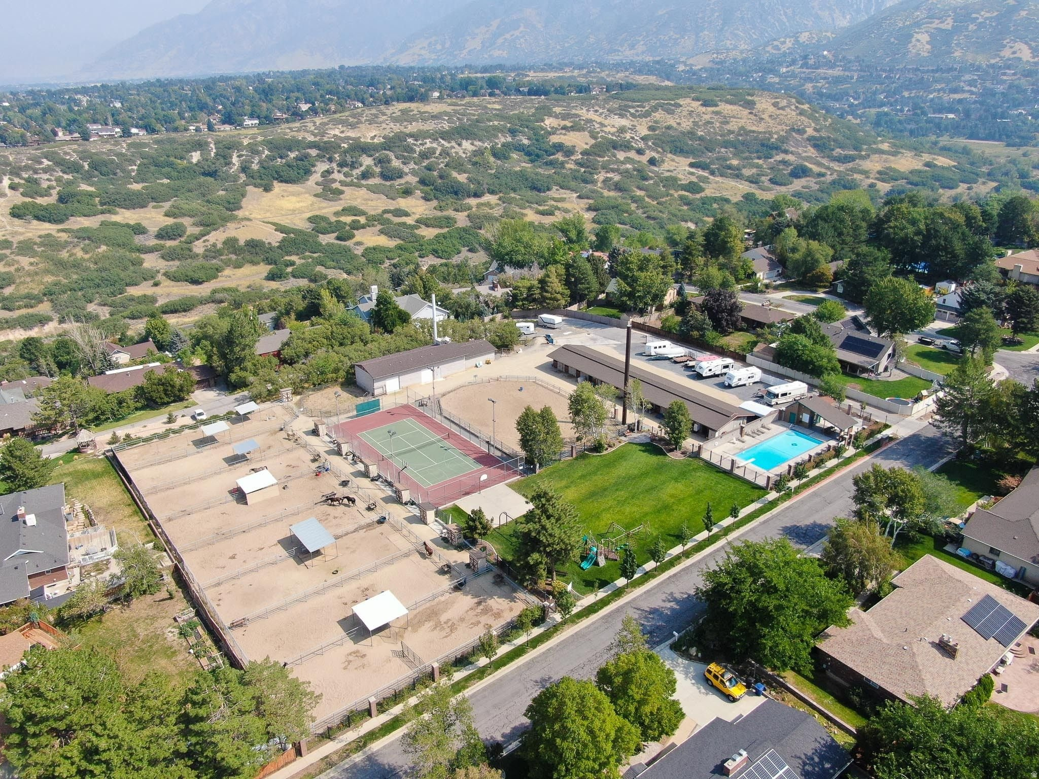 DIMPLE DELL RANCHETTES - Residential