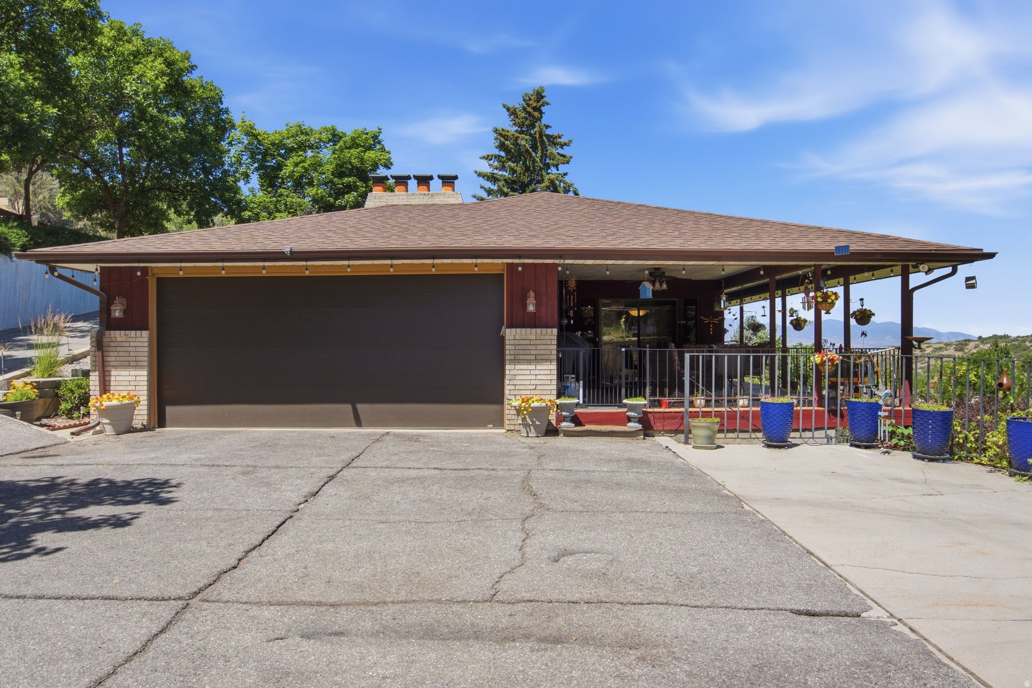 DIMPLE DELL RANCHETTES - Residential