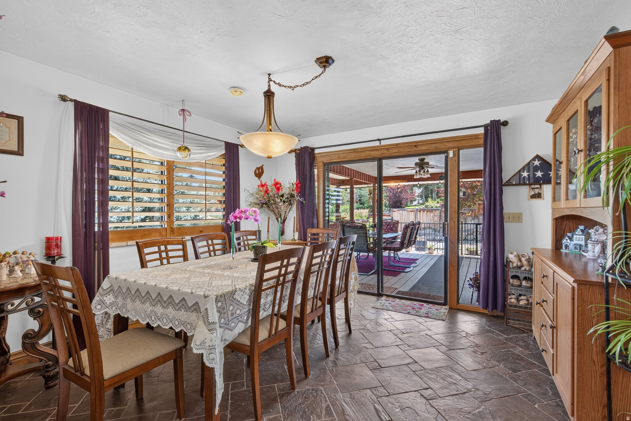 DIMPLE DELL RANCHETTES - Residential