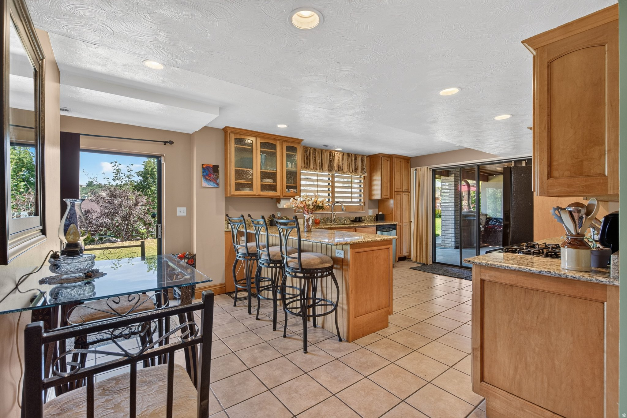 DIMPLE DELL RANCHETTES - Residential