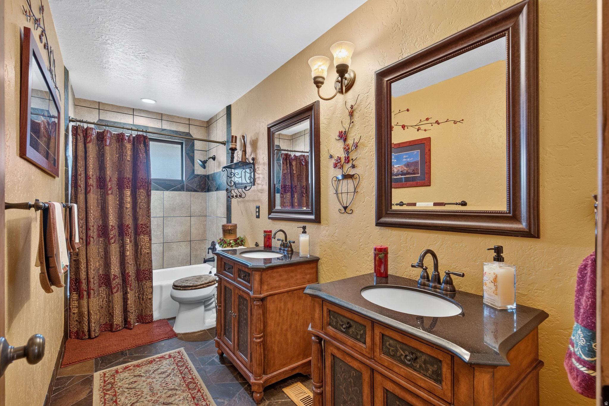 DIMPLE DELL RANCHETTES - Residential