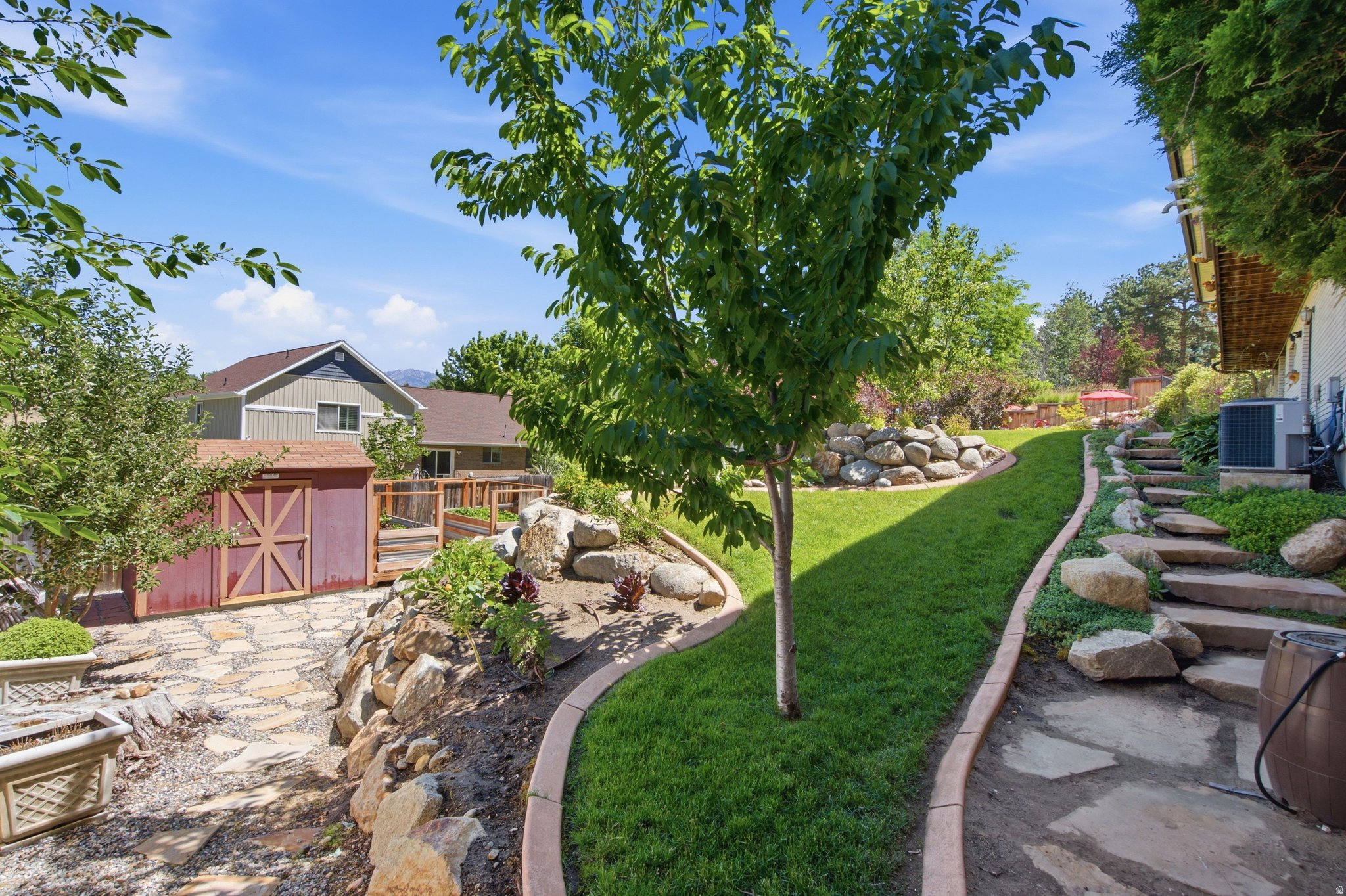 DIMPLE DELL RANCHETTES - Residential