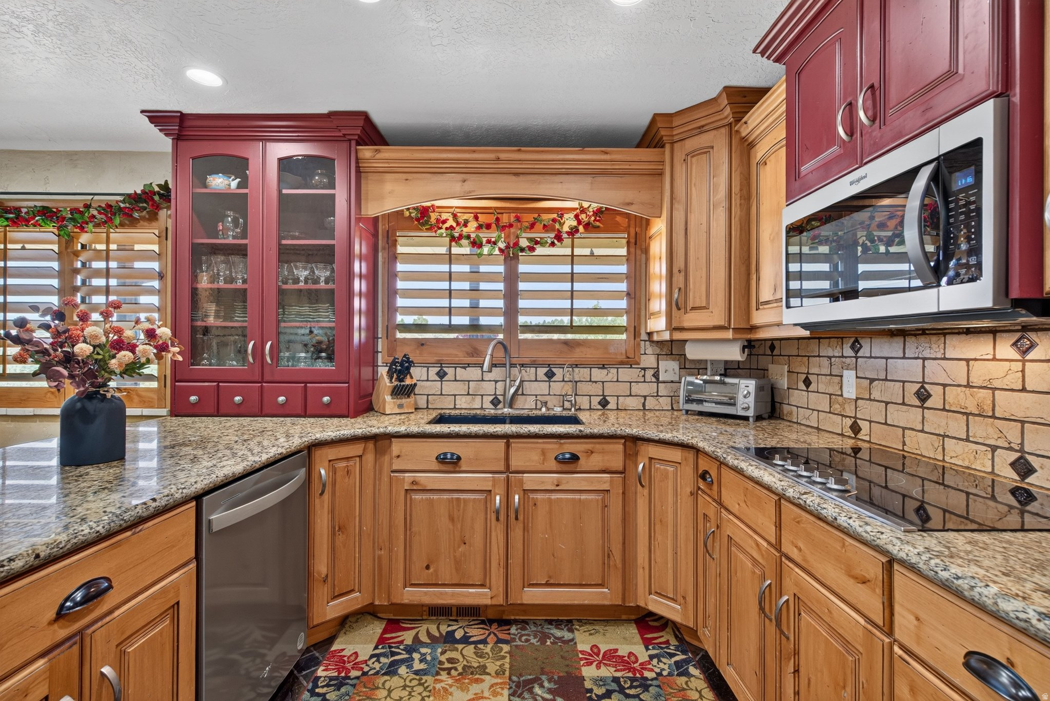 DIMPLE DELL RANCHETTES - Residential