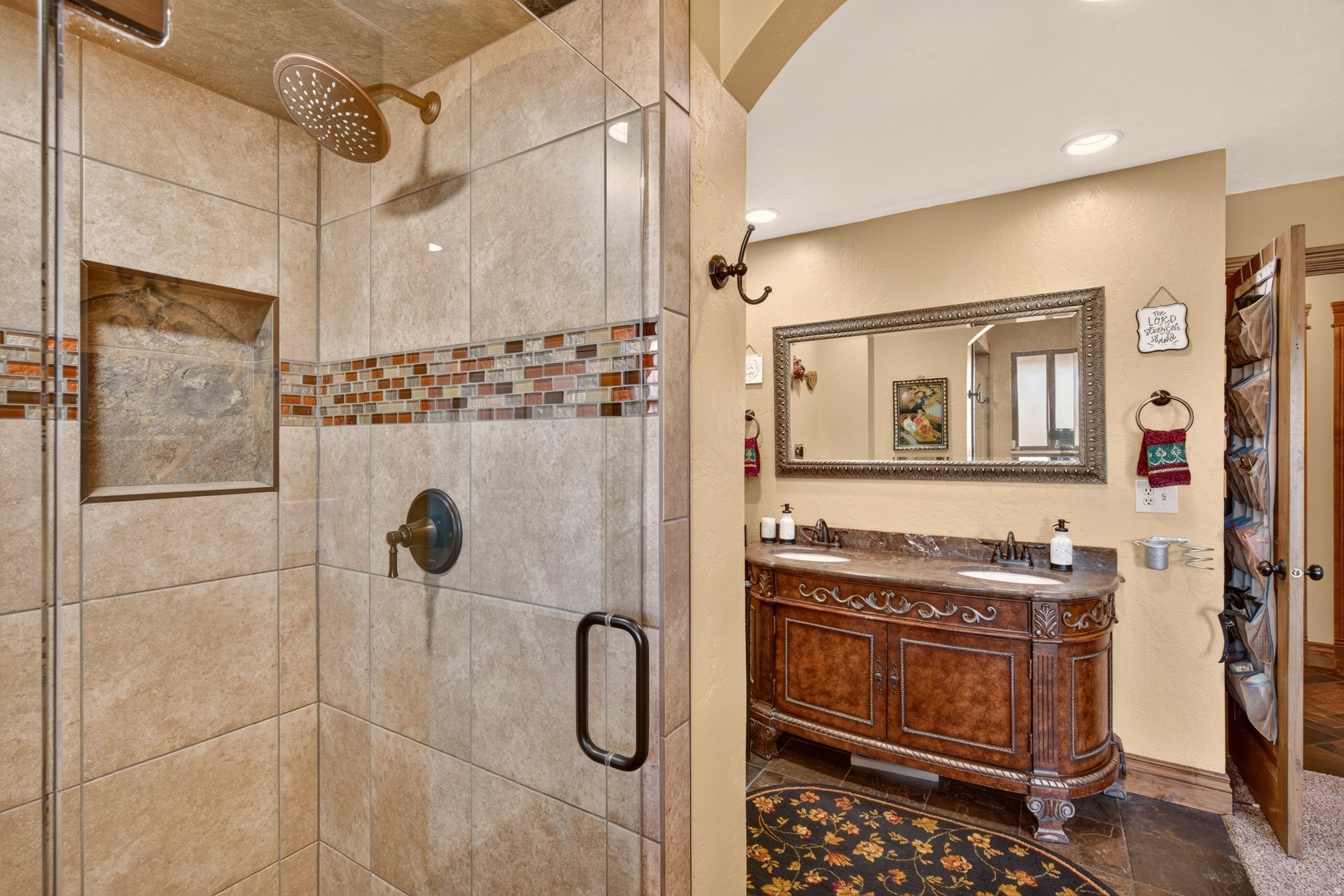 DIMPLE DELL RANCHETTES - Residential