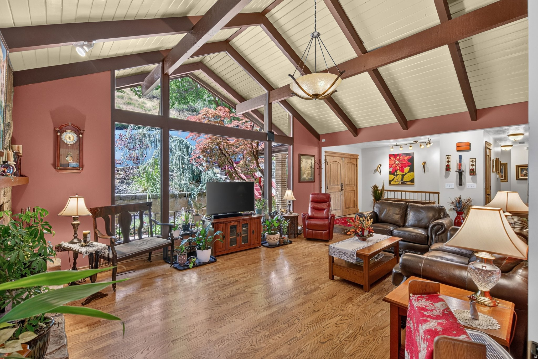 DIMPLE DELL RANCHETTES - Residential