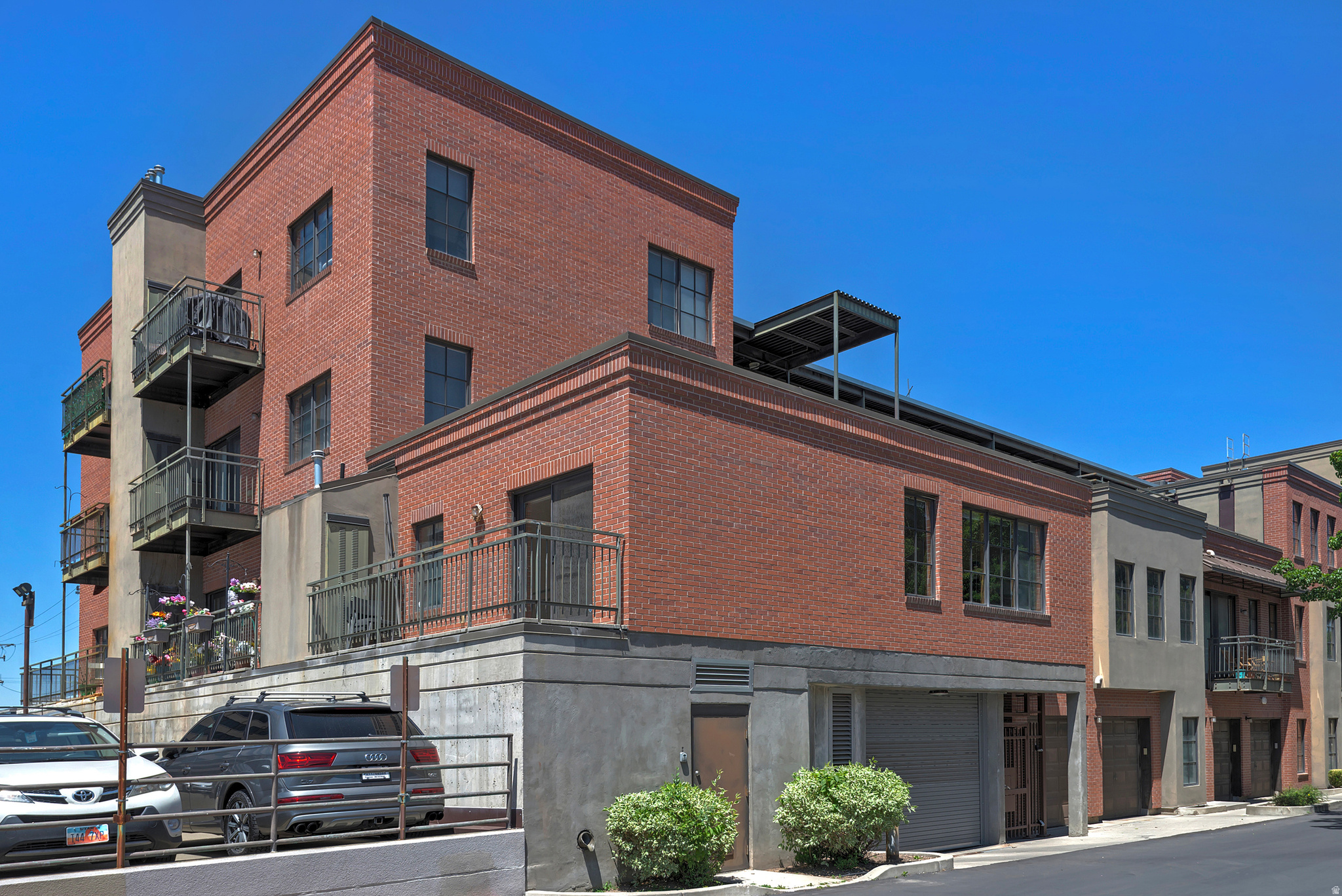LIBRARY SQUARE - Residential