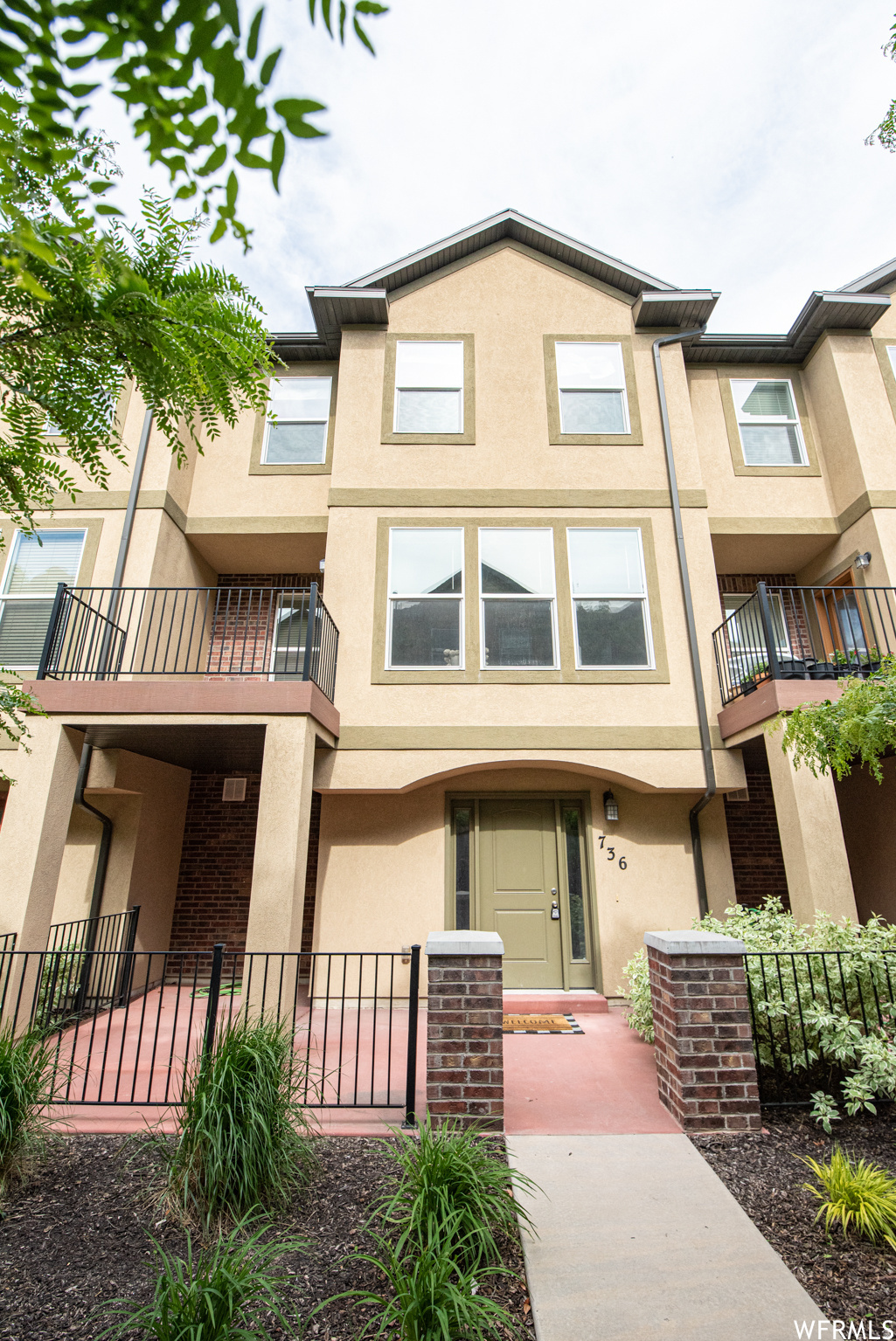 Price Reduction!! Back on the market. Open house Tuesday, July 14 from 5:00pm-7:00pm. This adorable townhome is conveniently close to the freeway and Trax, minutes from world class ski resorts. The quiet neighborhood is within walking distance to parks, trails, a brand new elementary school and an incredible pre-school. This beautiful home boasts amazing natural light with an open floor plan. Other great features include: a spacious master bedroom with a walk-in closet and full bathroom, ample kitchen storage including a large pantry, updated main floor bath and lights, new ceiling fan in master bedroom and updated kitchen hardware. Square footage figures are provided as a courtesy estimate only and obtained from County records.  Buyer is advised to obtain an independent measurement. Road construction is due to be completed by the end of summer and leave a beautiful newly resurfaced road.