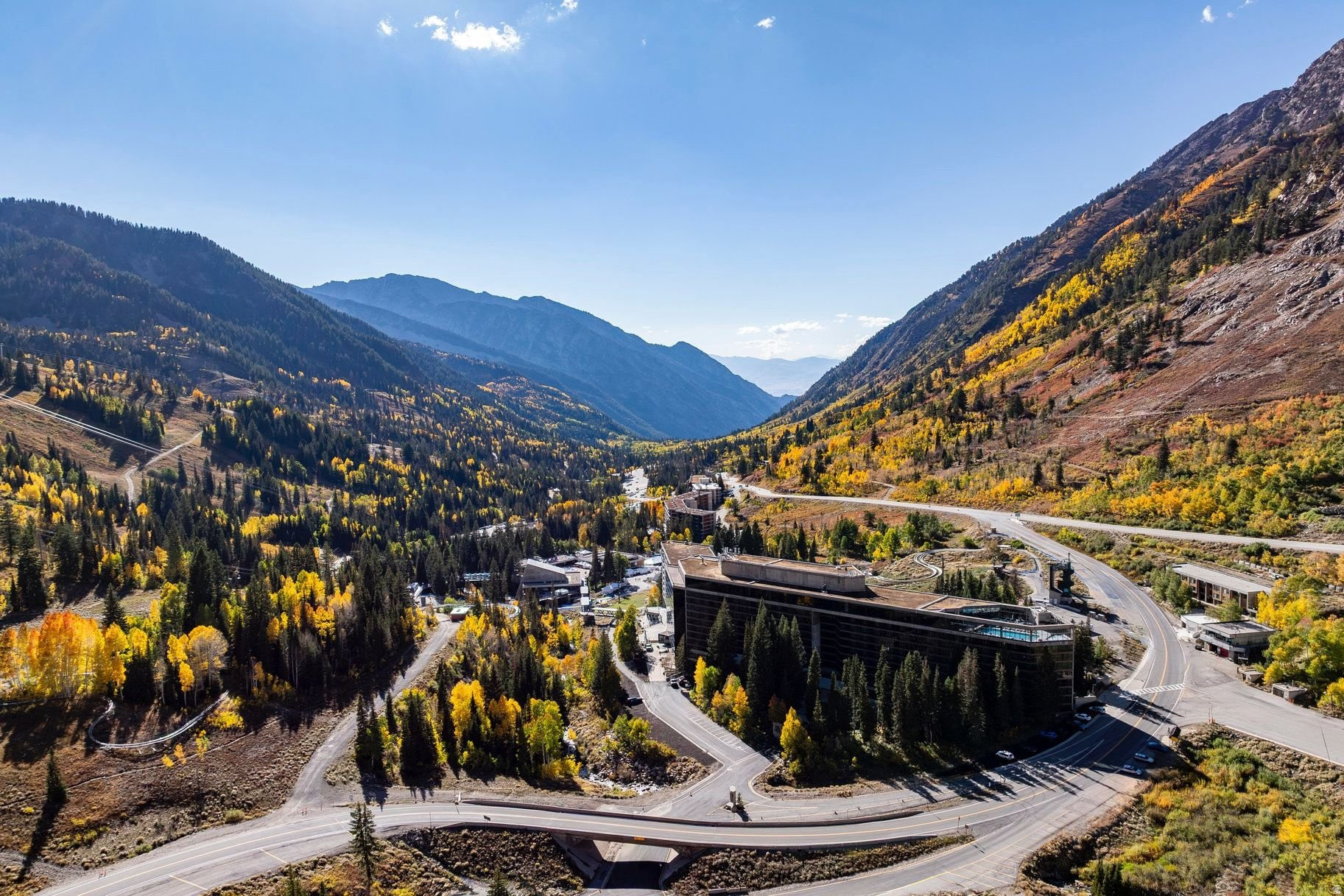 APRES CONDOMINIUMS - Residential