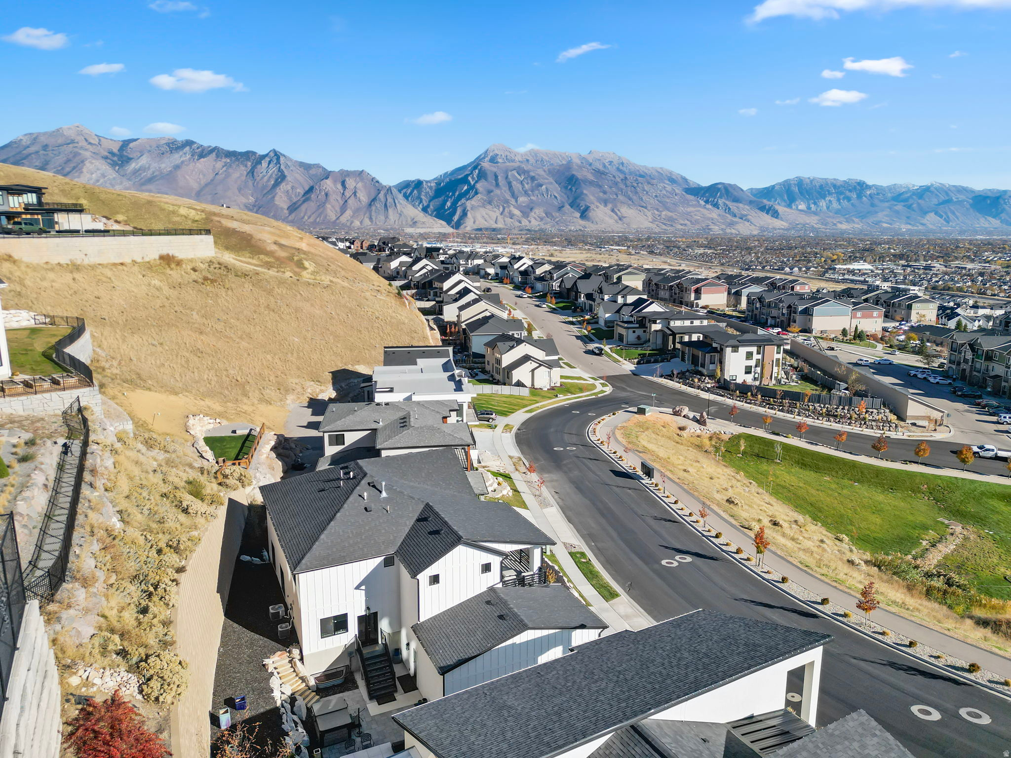 SEASONS ESTATES - Residential
