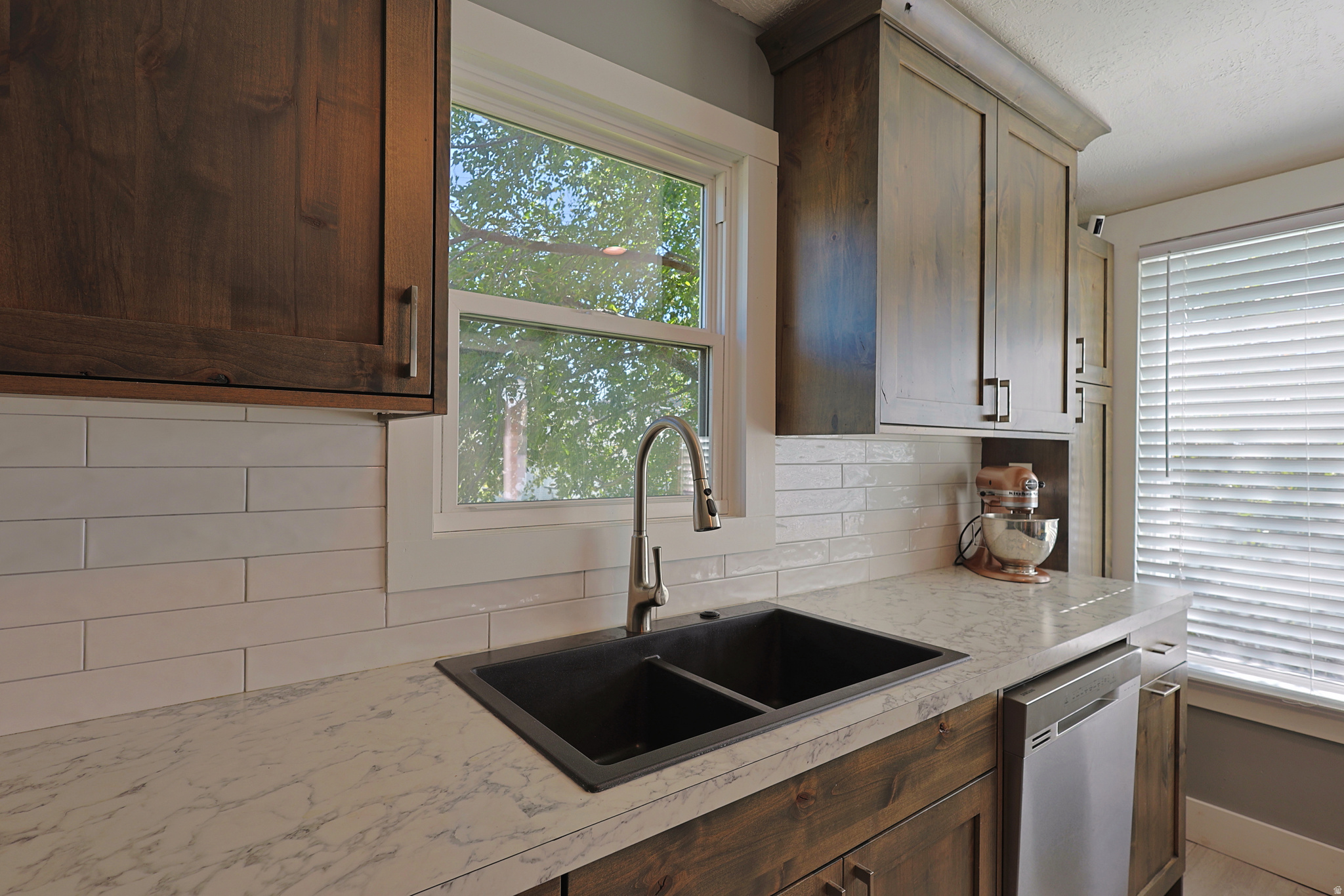 LINWOOD PLACE - Residential