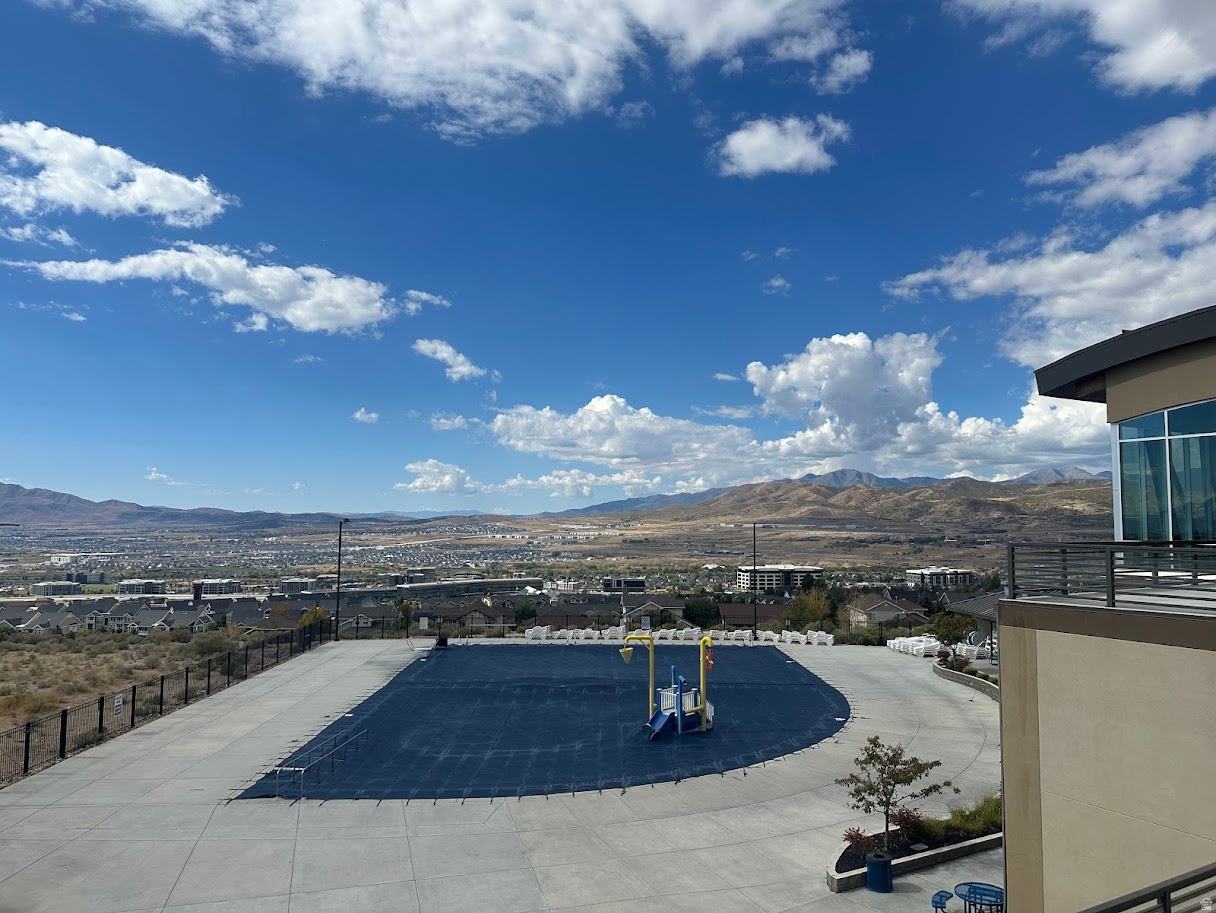 FOX CANYON TOWNHOMES - Residential