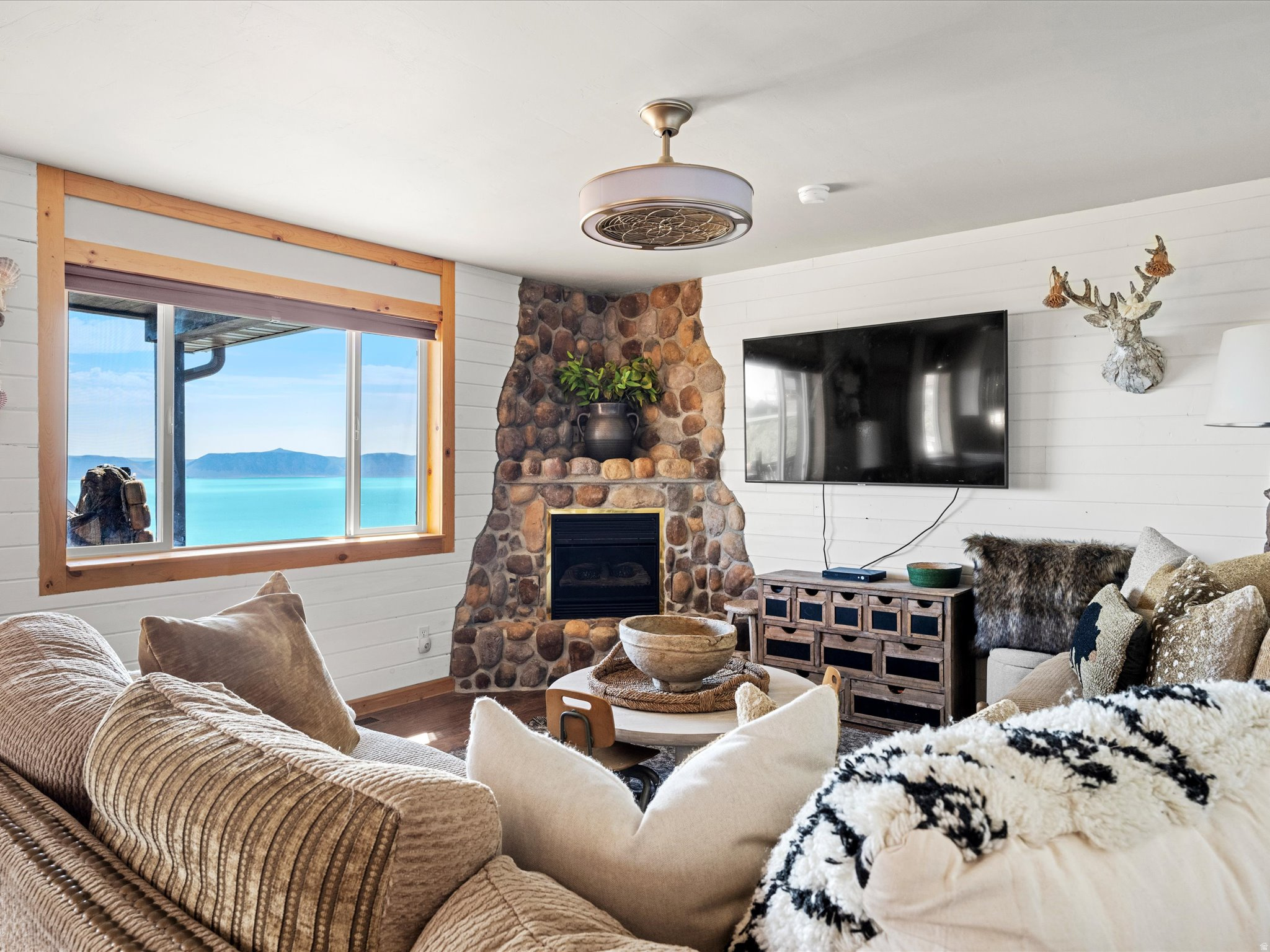 BEAR LAKE WEST - Residential