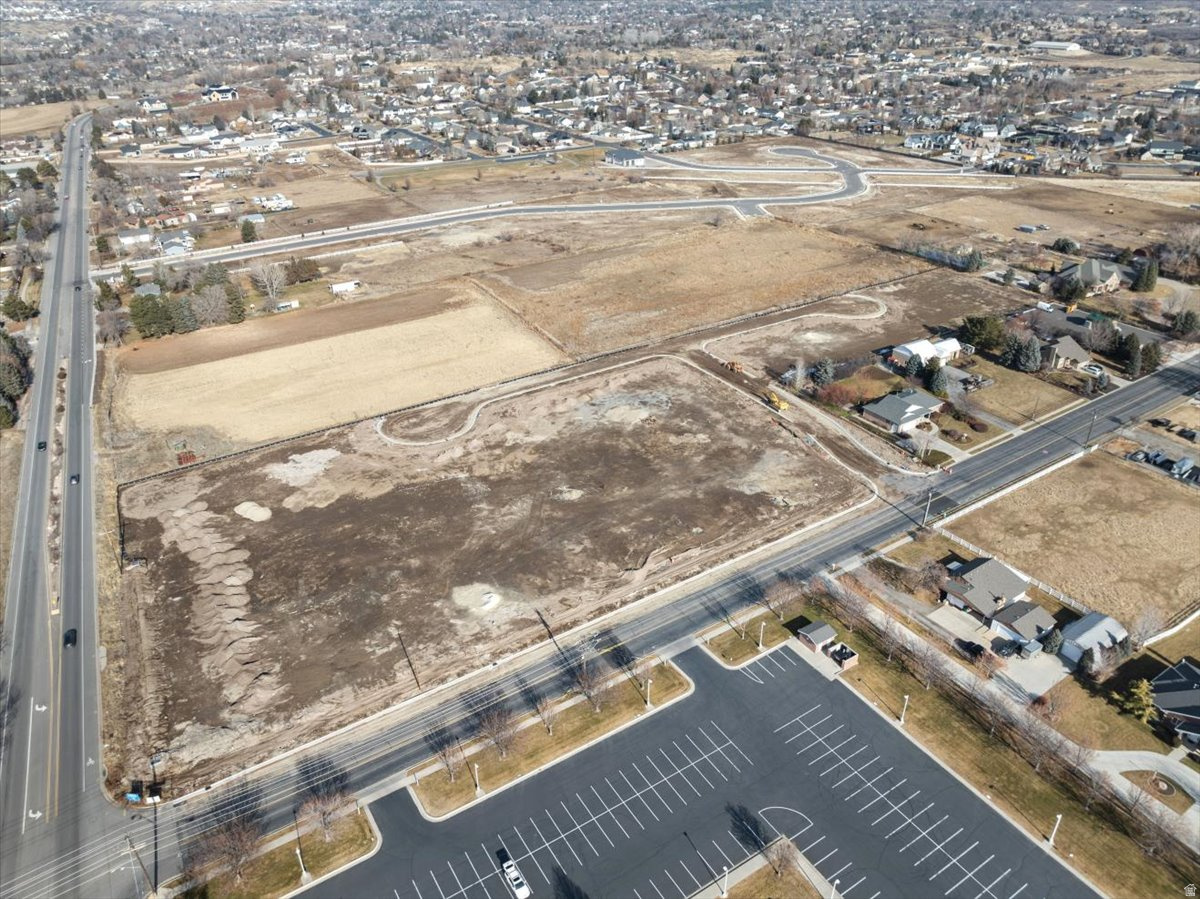 Hawks Landing lot #2 offers flat, luxury estate lots with gorgeous views of the Wasatch Mountains. These rare, large lots are in the most desirable area of Utah County and will be ready to build soon. You can even bring your own builder. Hawks Landing provides incredible views of three mountain ranges but it's just moments away from exceptional schools, shopping and world-class recreation. Get incredible mountain views without the long commute to work and other activities