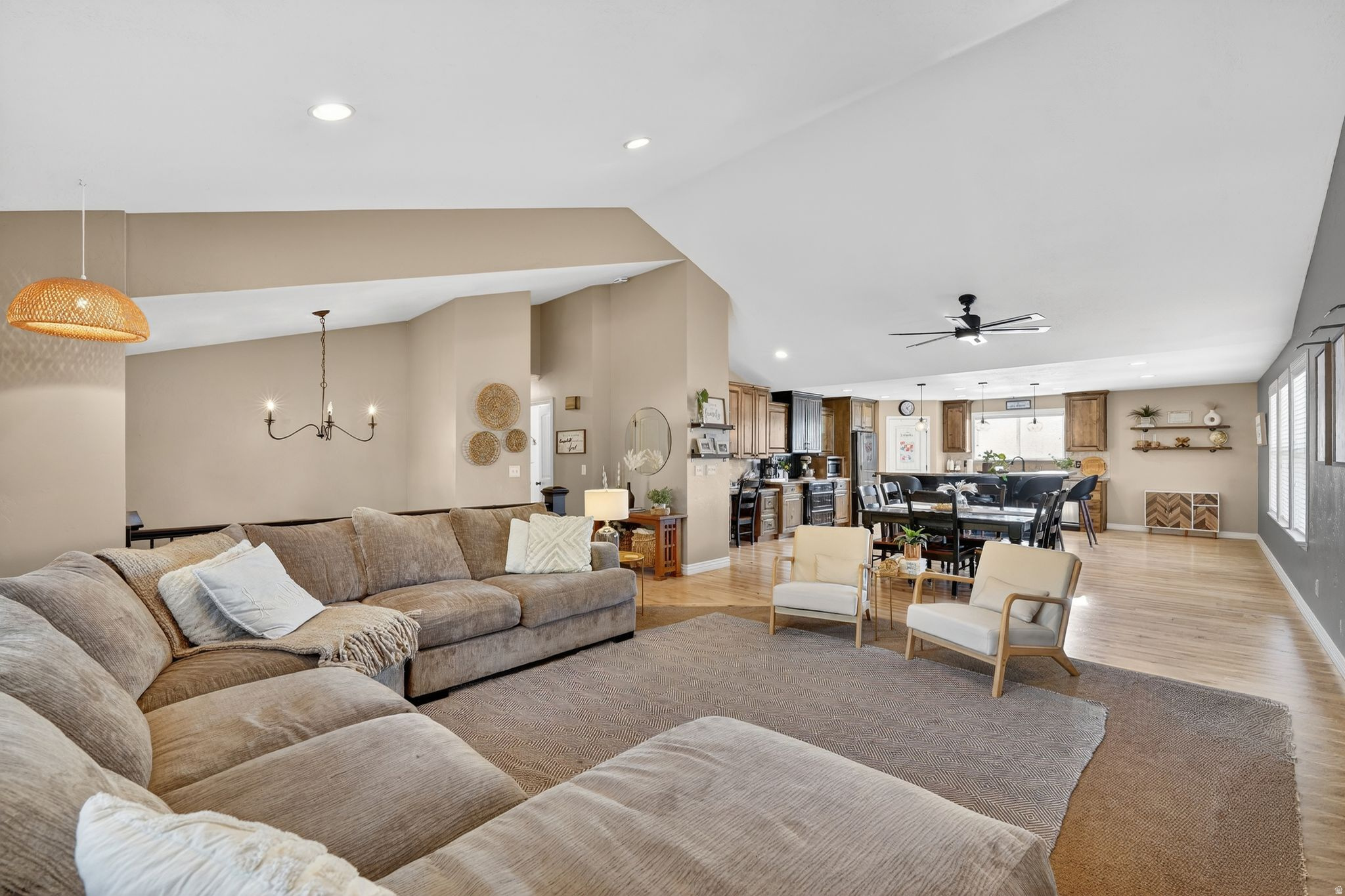 CAVE HOLLOW - Residential
