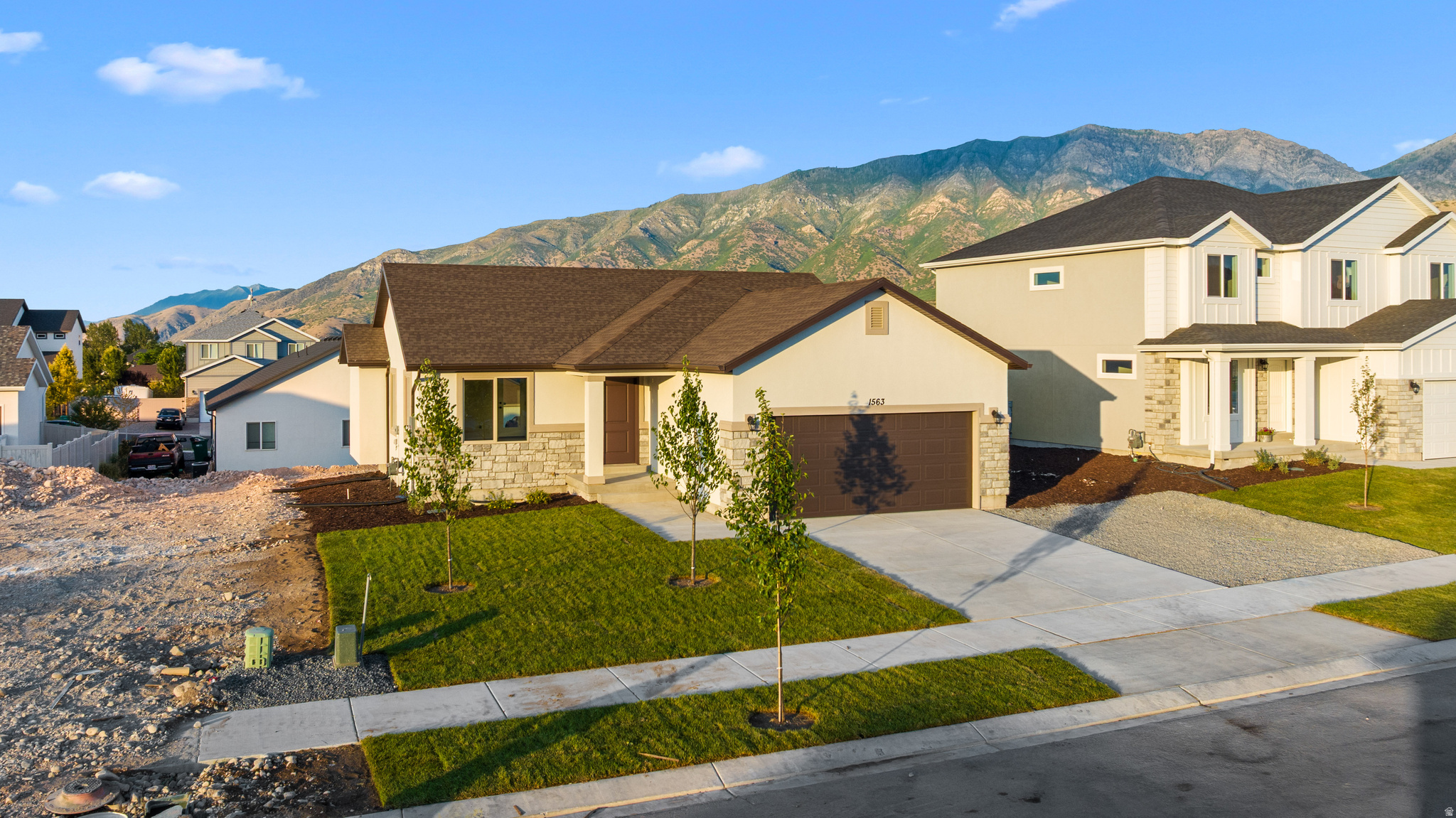 SUMMIT RIDGE THE HILLS - Residential