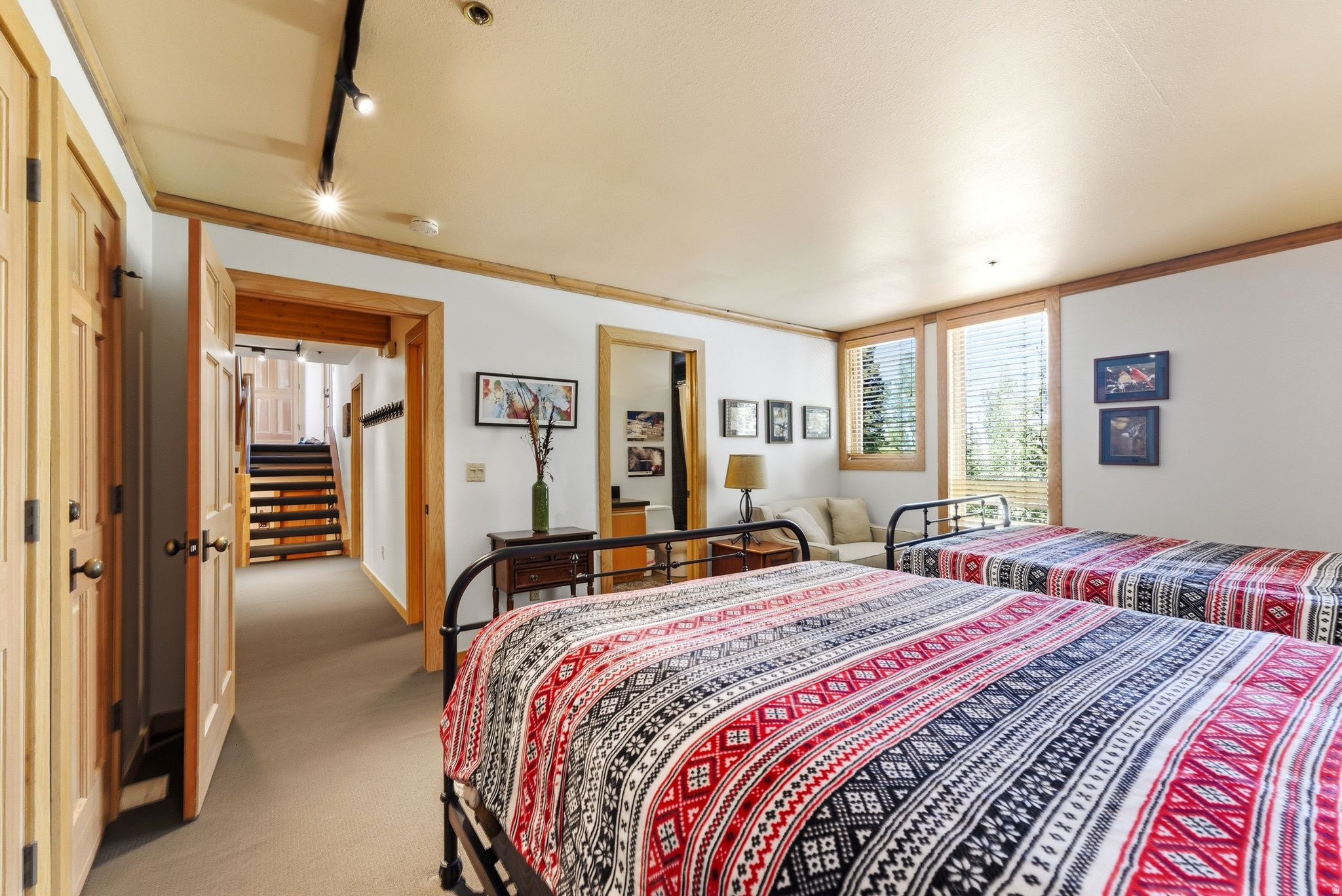 ASPEN HOLLOW CONDOS - Residential