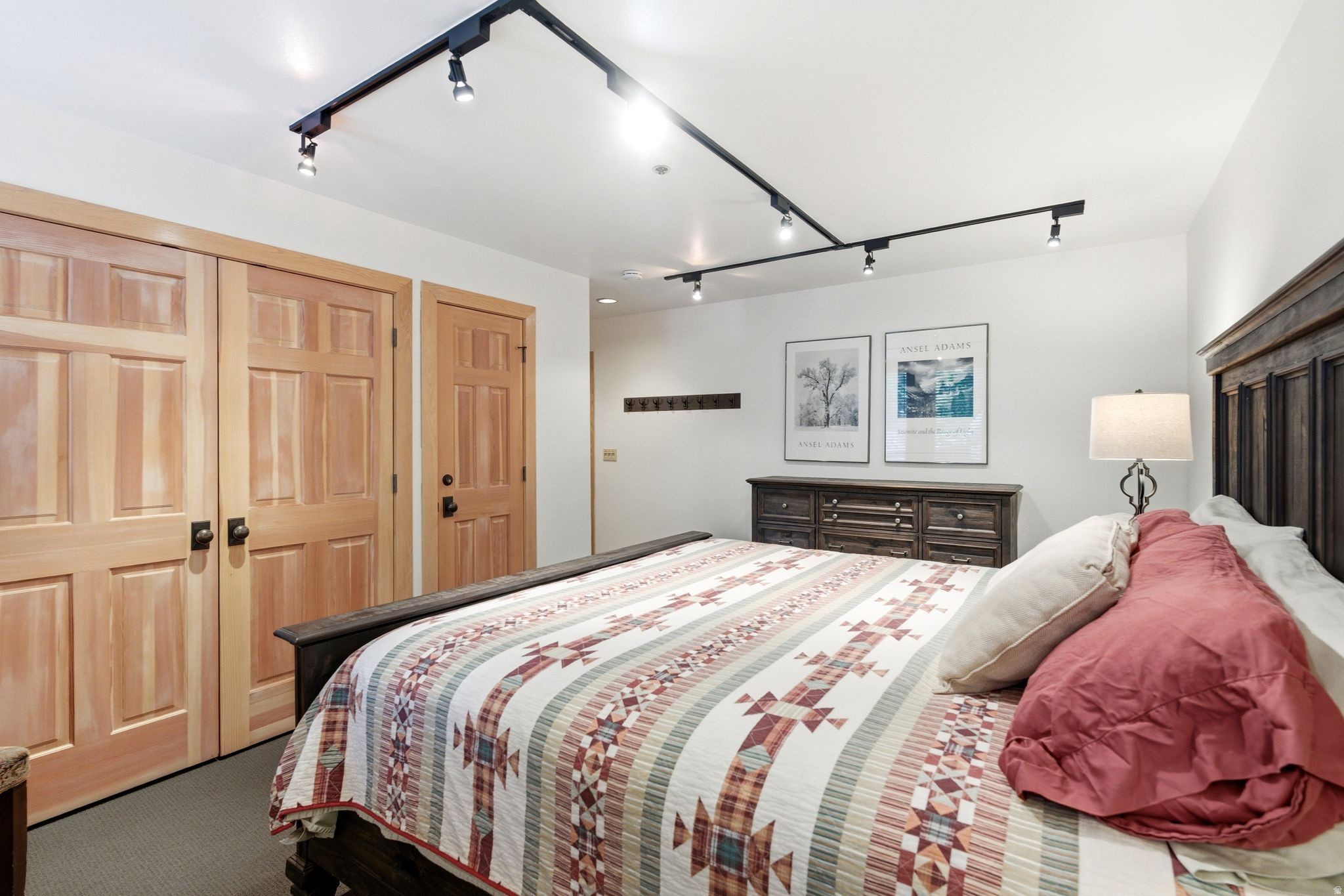ASPEN HOLLOW CONDOS - Residential