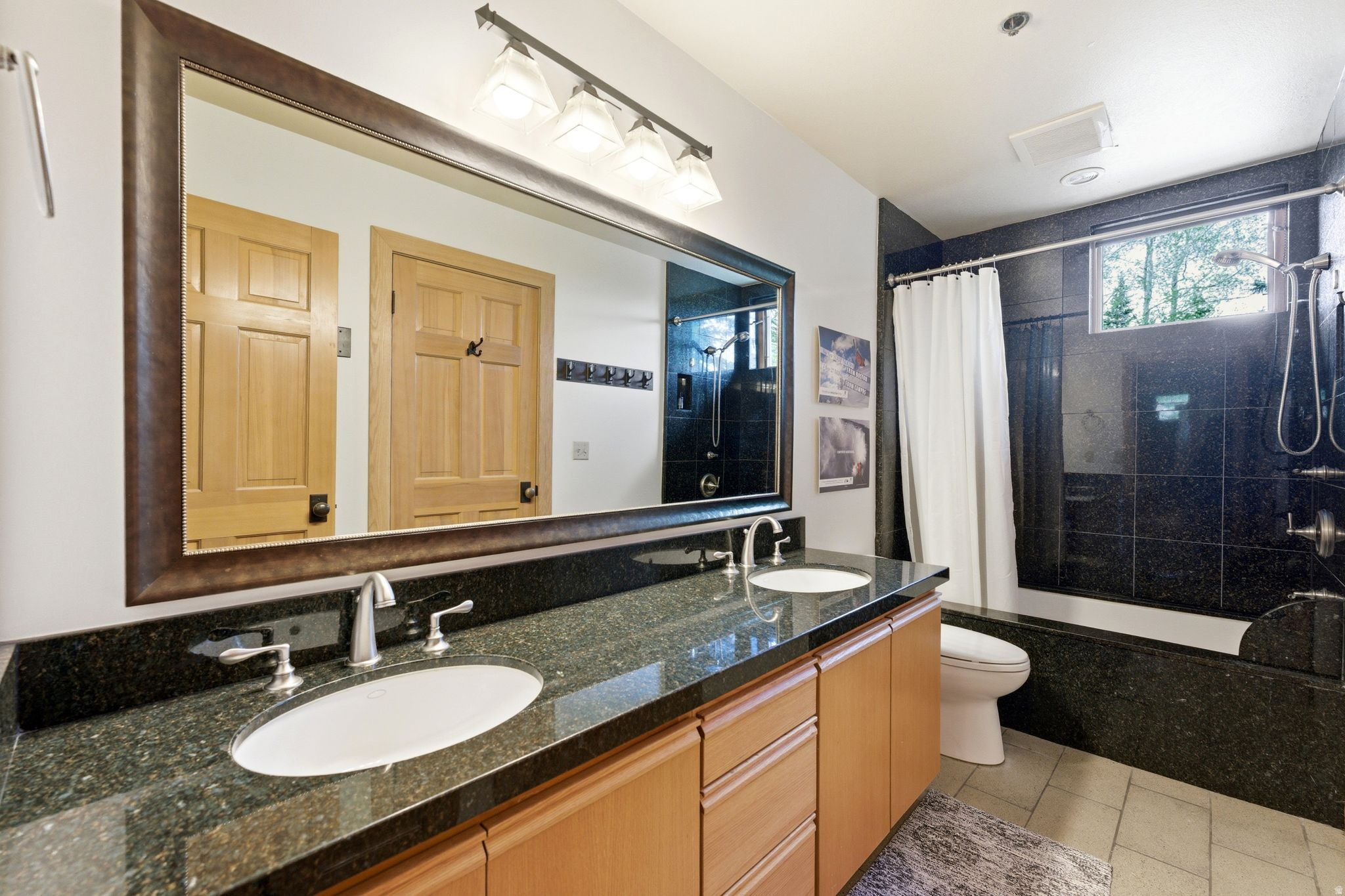 ASPEN HOLLOW CONDOS - Residential
