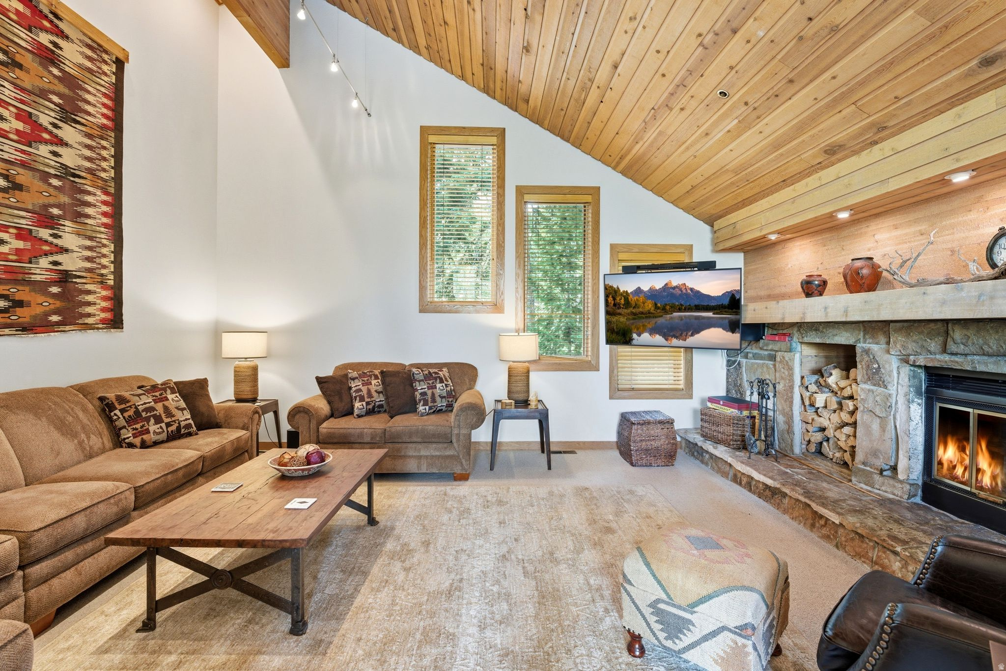 ASPEN HOLLOW CONDOS - Residential