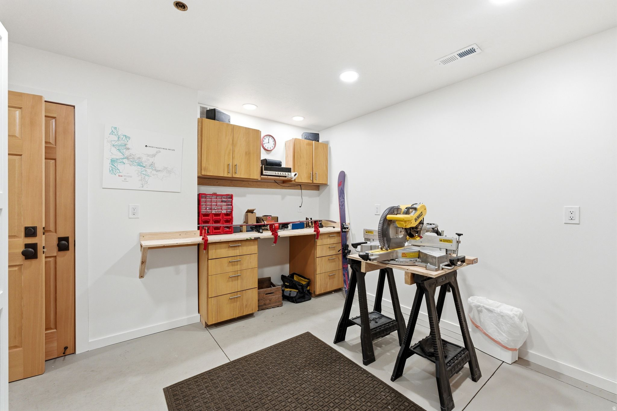 ASPEN HOLLOW CONDOS - Residential