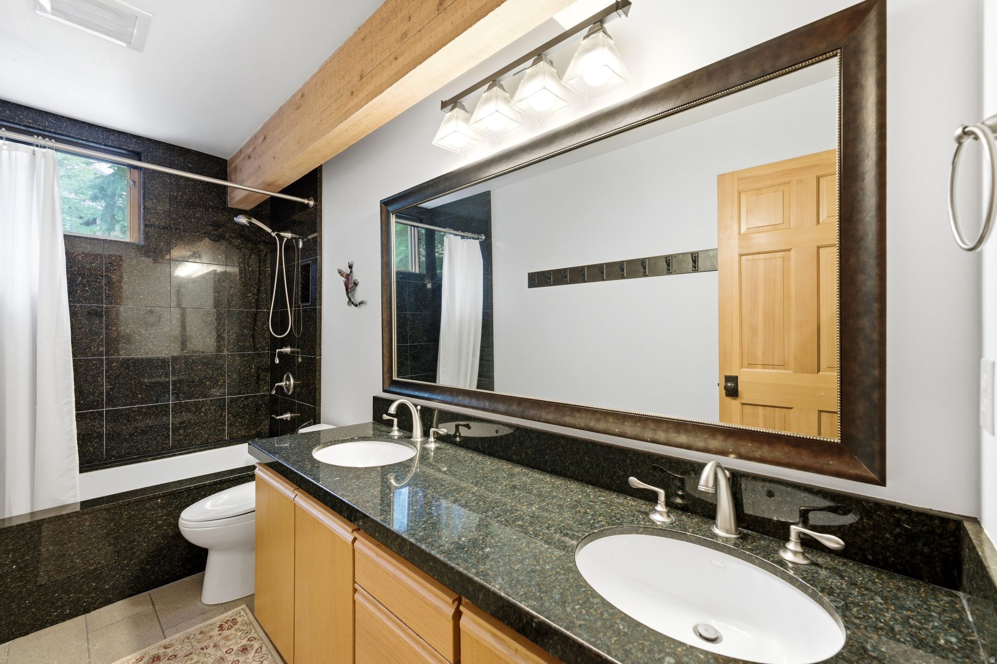 ASPEN HOLLOW CONDOS - Residential