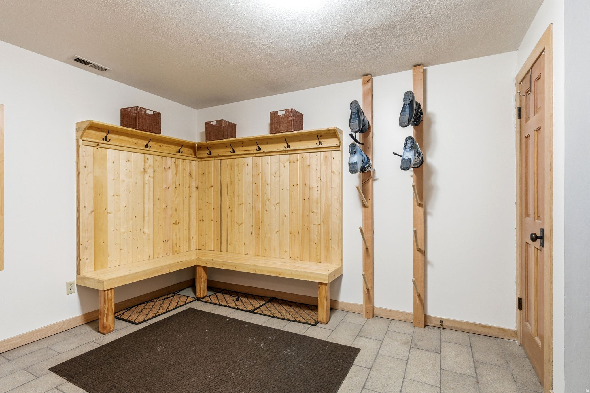 ASPEN HOLLOW CONDOS - Residential