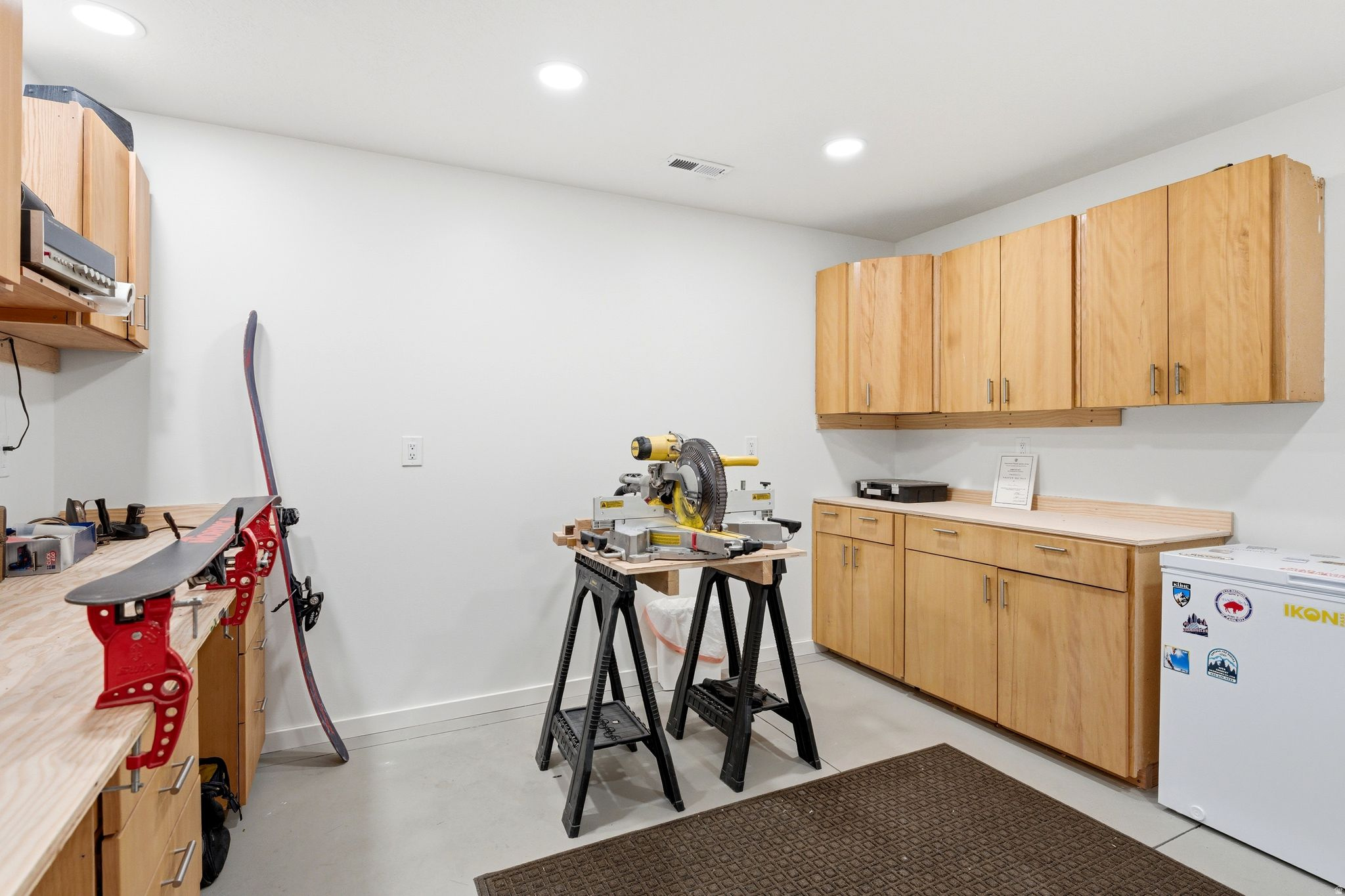 ASPEN HOLLOW CONDOS - Residential
