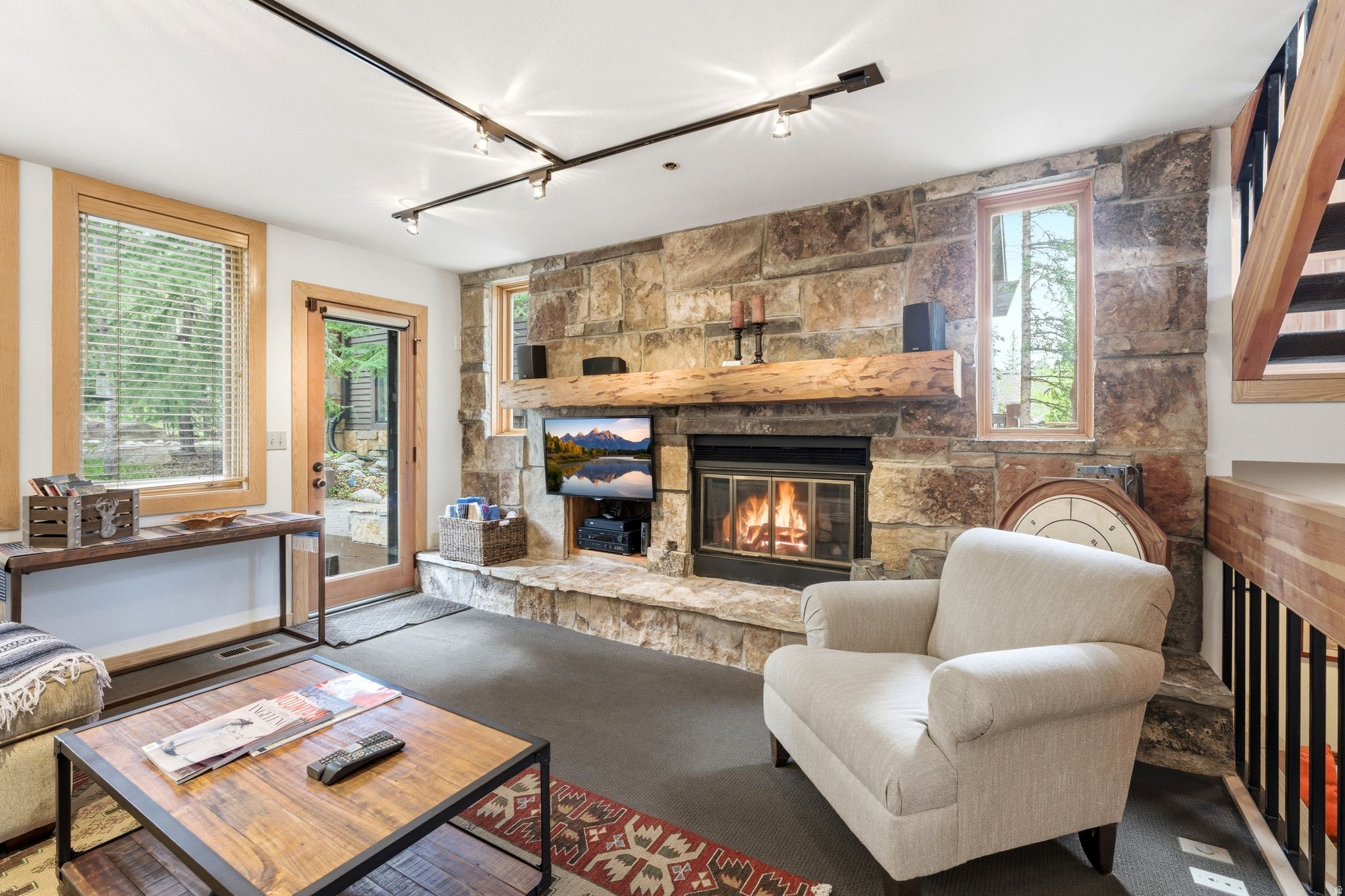 ASPEN HOLLOW CONDOS - Residential